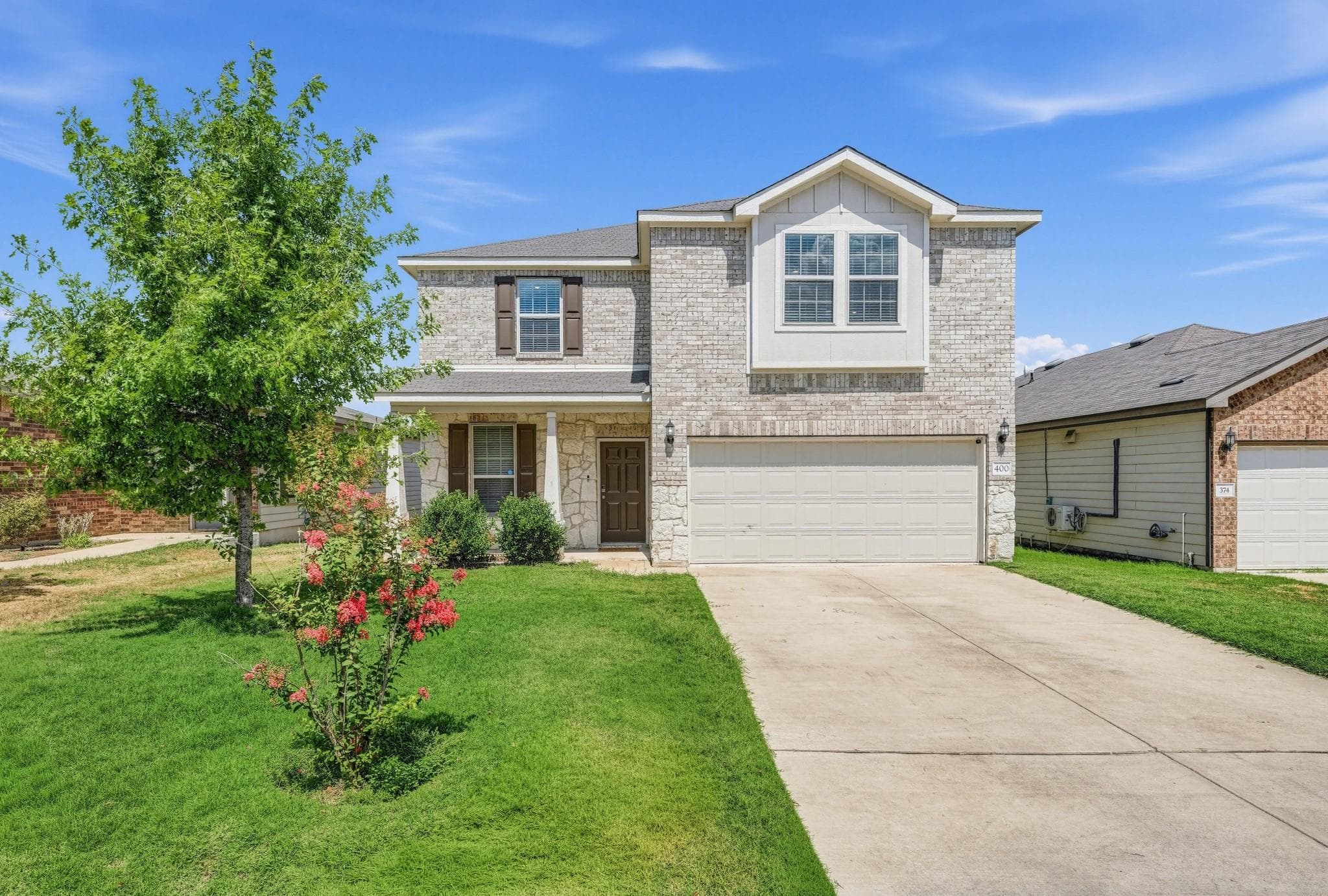 400 Bedford Falls Ln