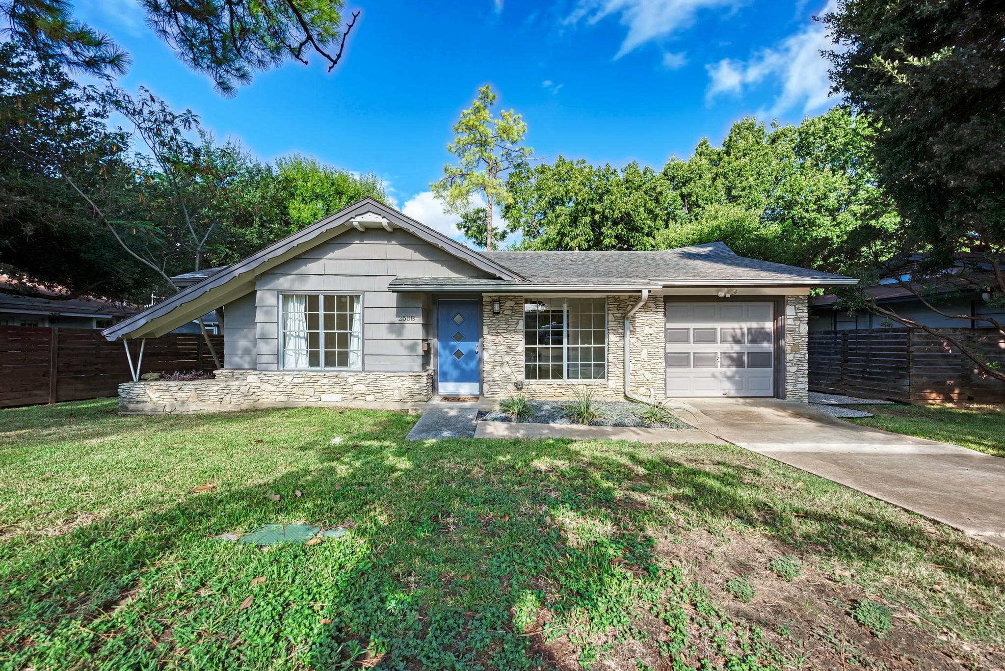 2508 East Side Dr