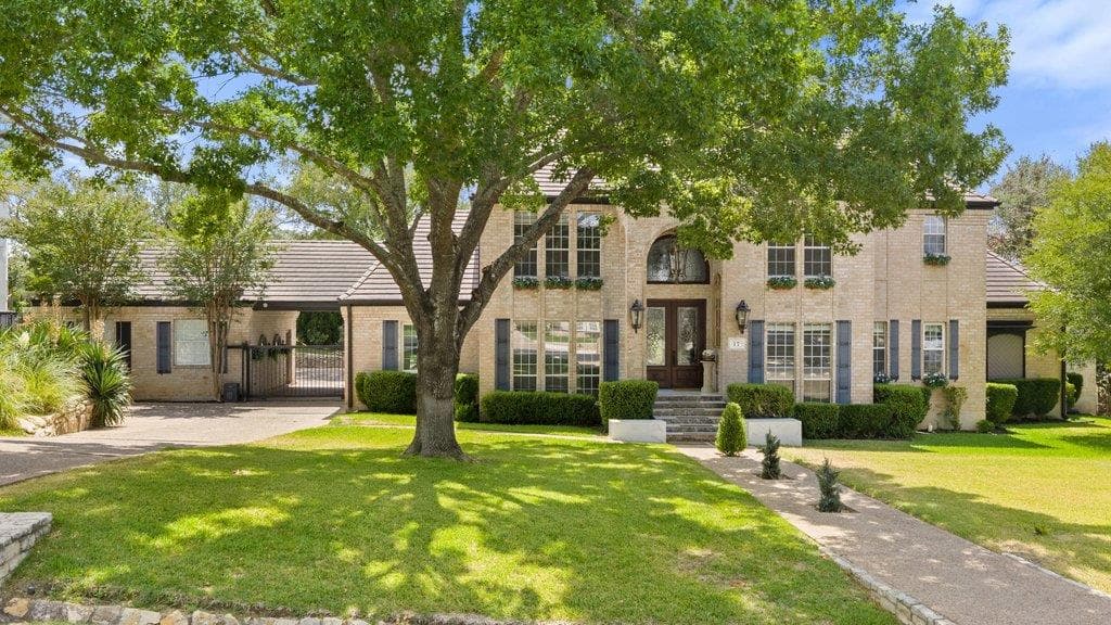 17  Hedgebrook Way