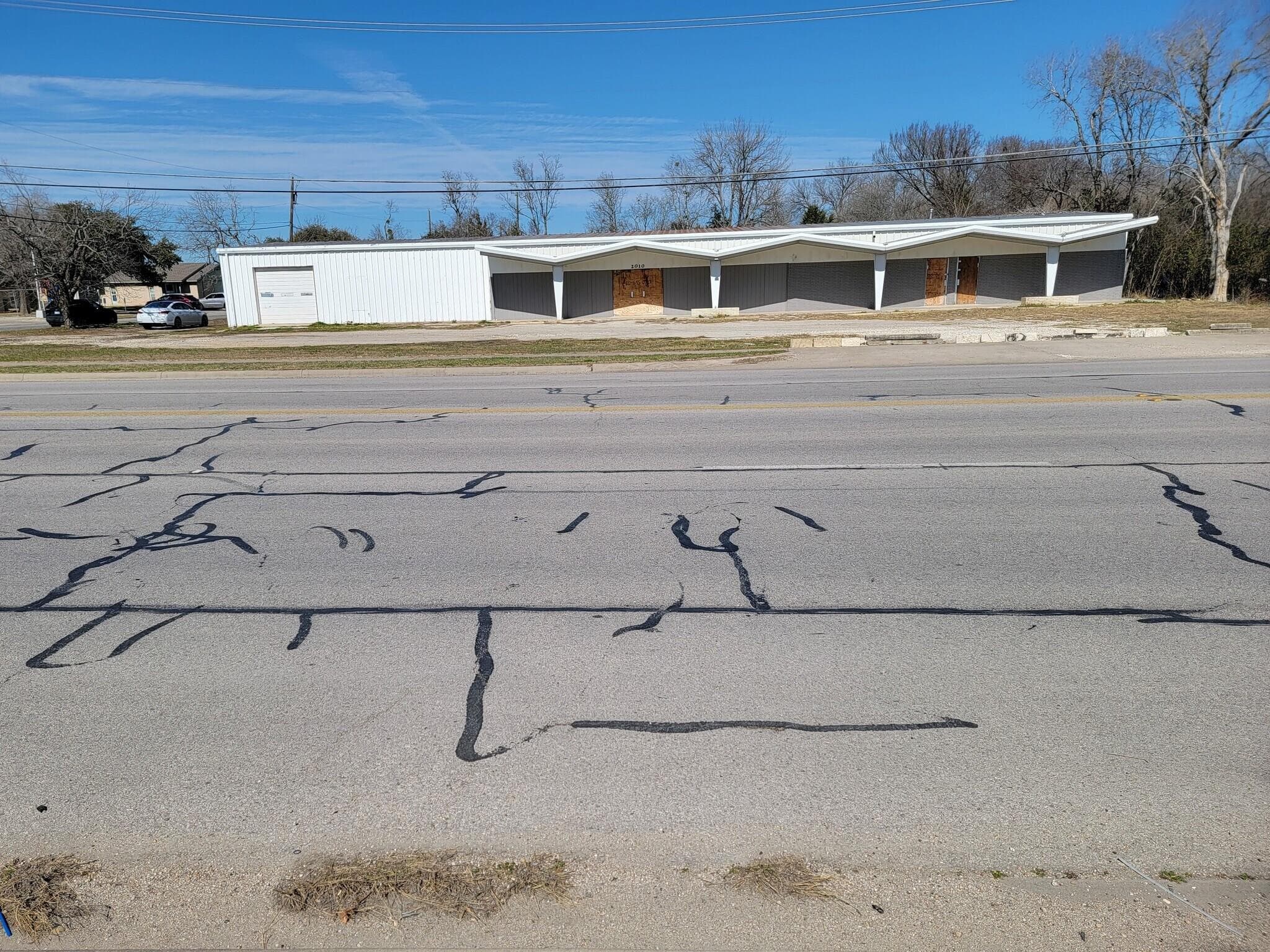 2010 W 2nd St
