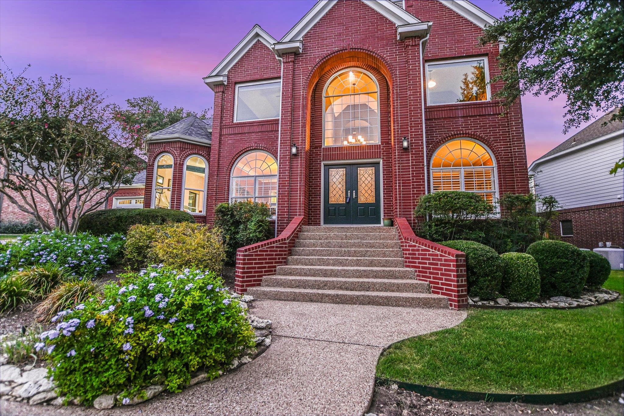 2302  Cliffs Edge Dr