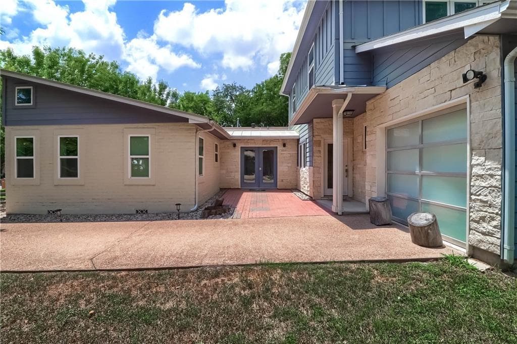 900  Capitol Ct
