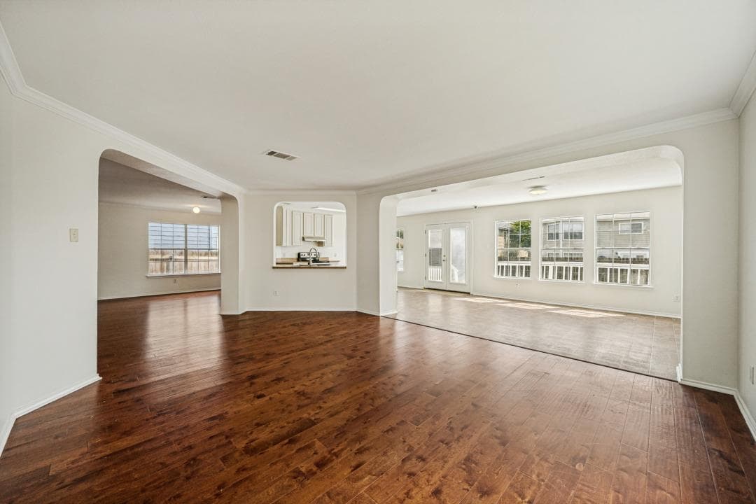 2219  Georgian Dr