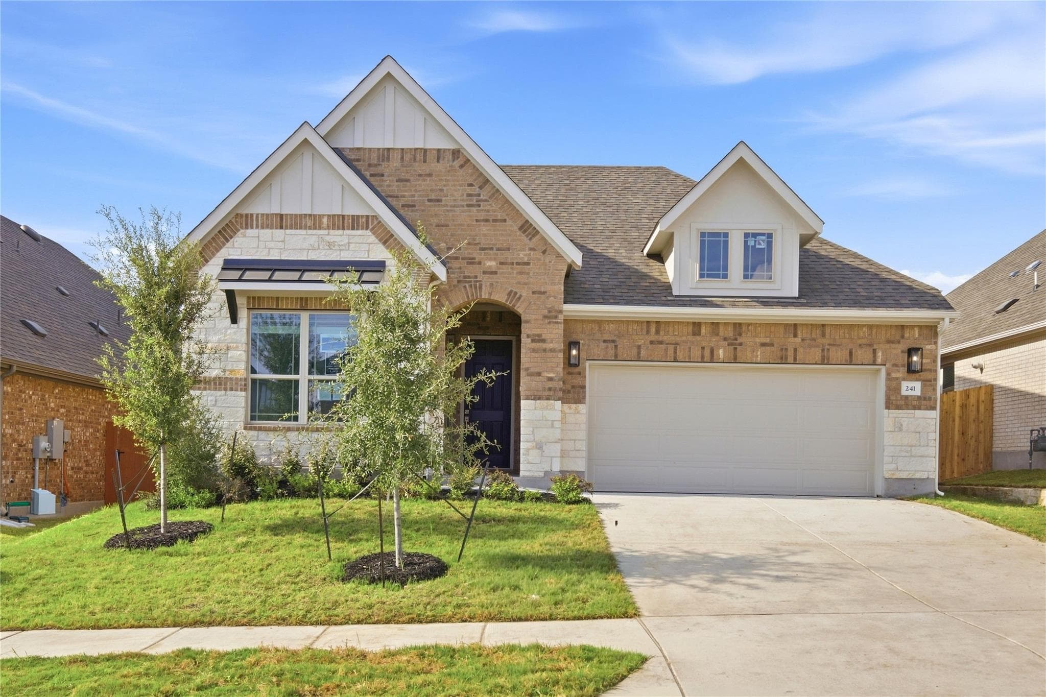 241 Mango Cir