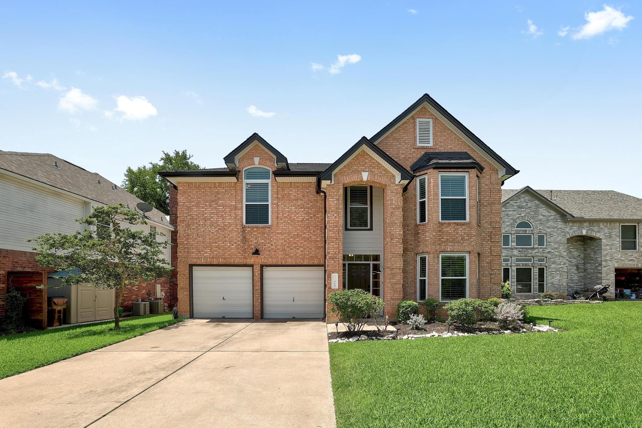 703  Ivy Ct