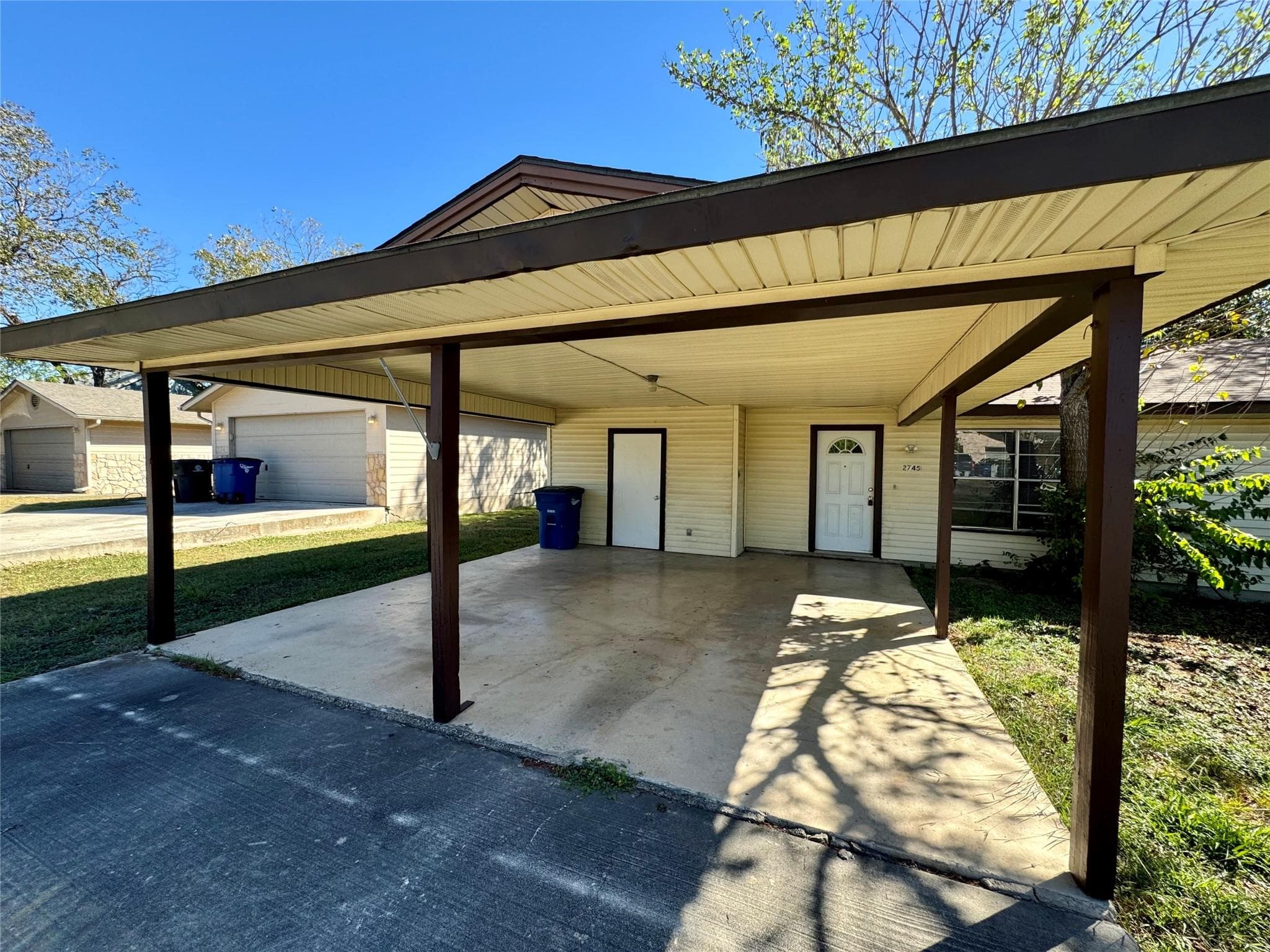 2745  Maple Tree Rd