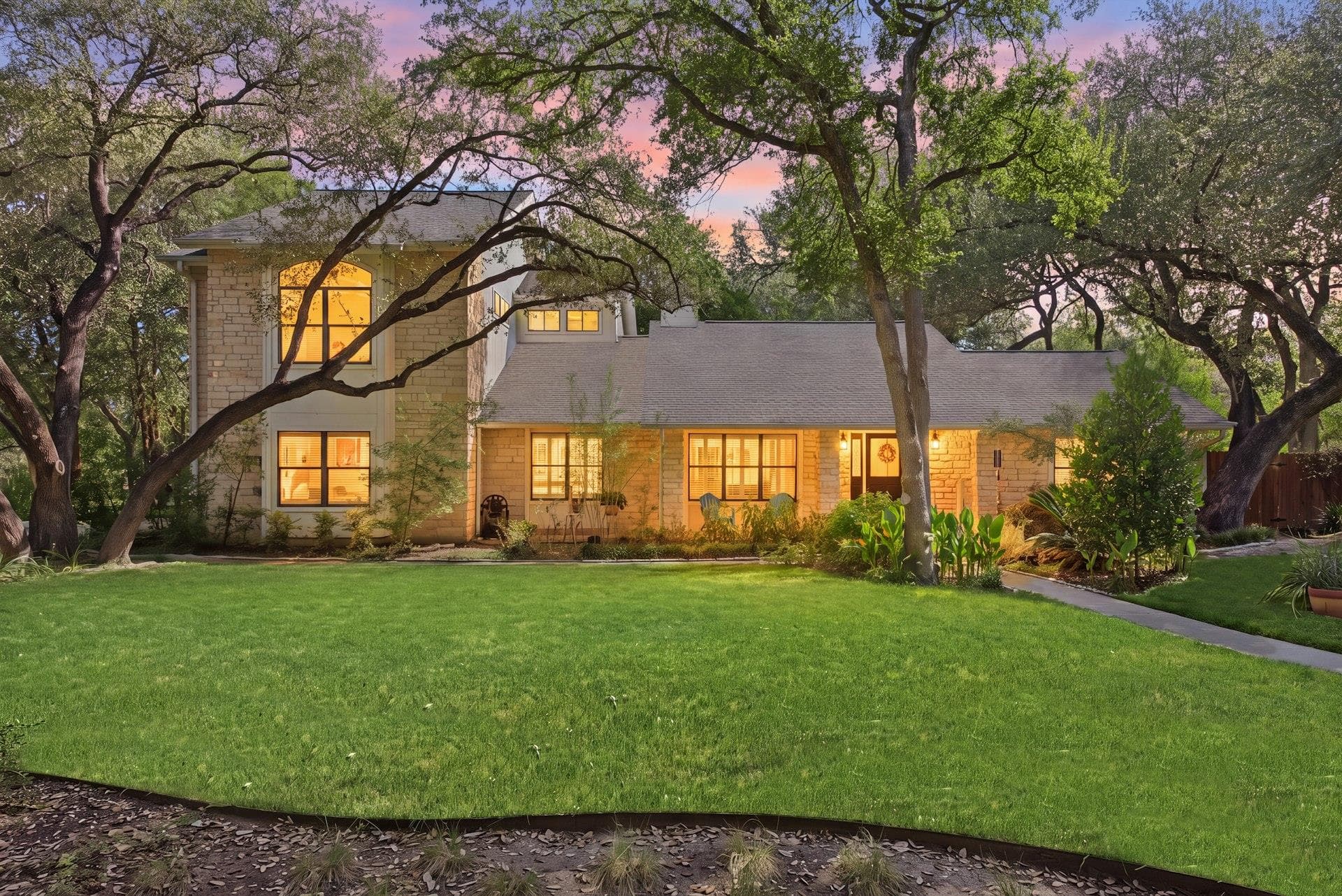 6604  Liveoak Dr