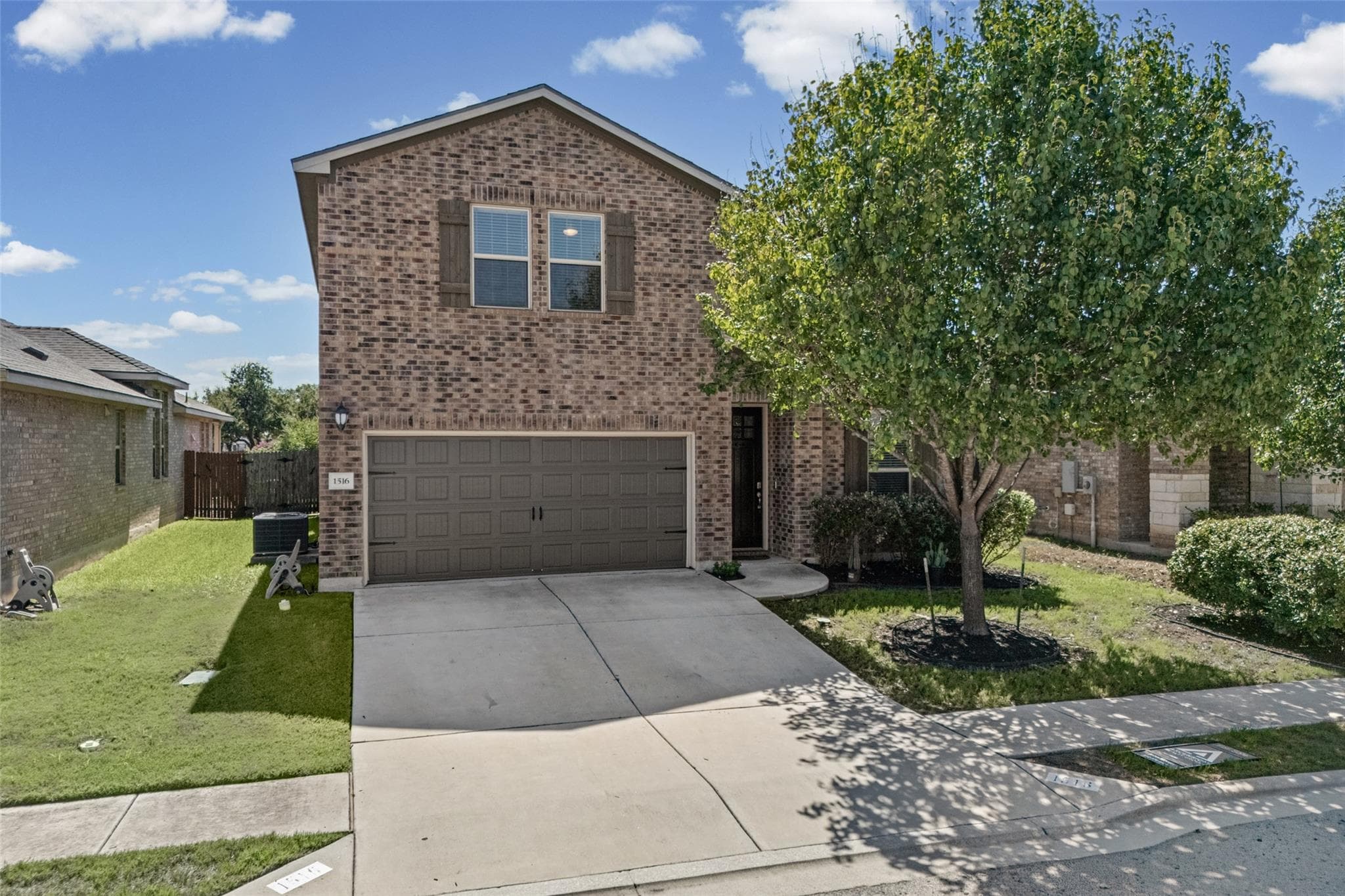 1516  William Bee Dr