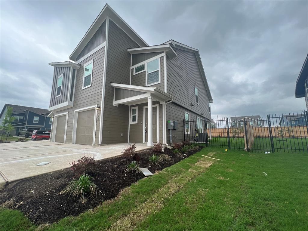 7224  Spotted Leaf Way