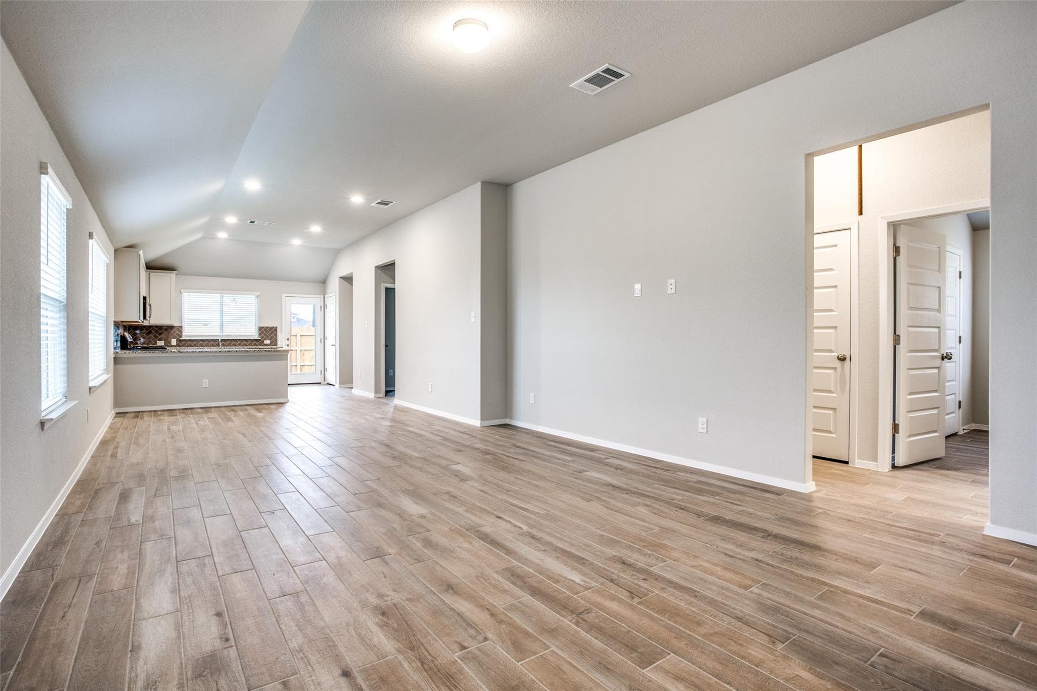 225 Trailside Ln