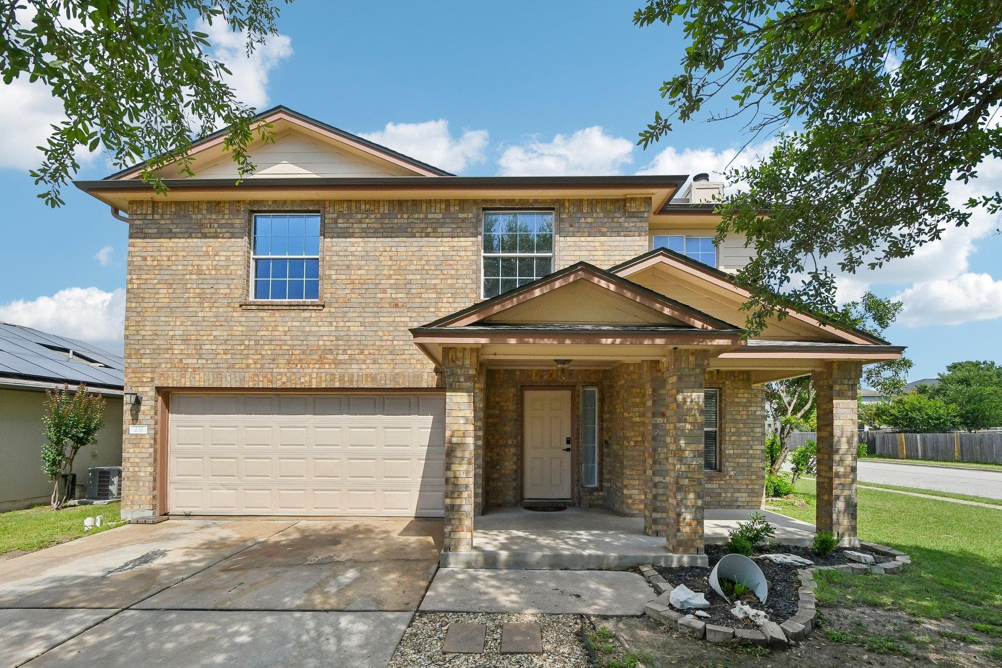 231  Altamont St