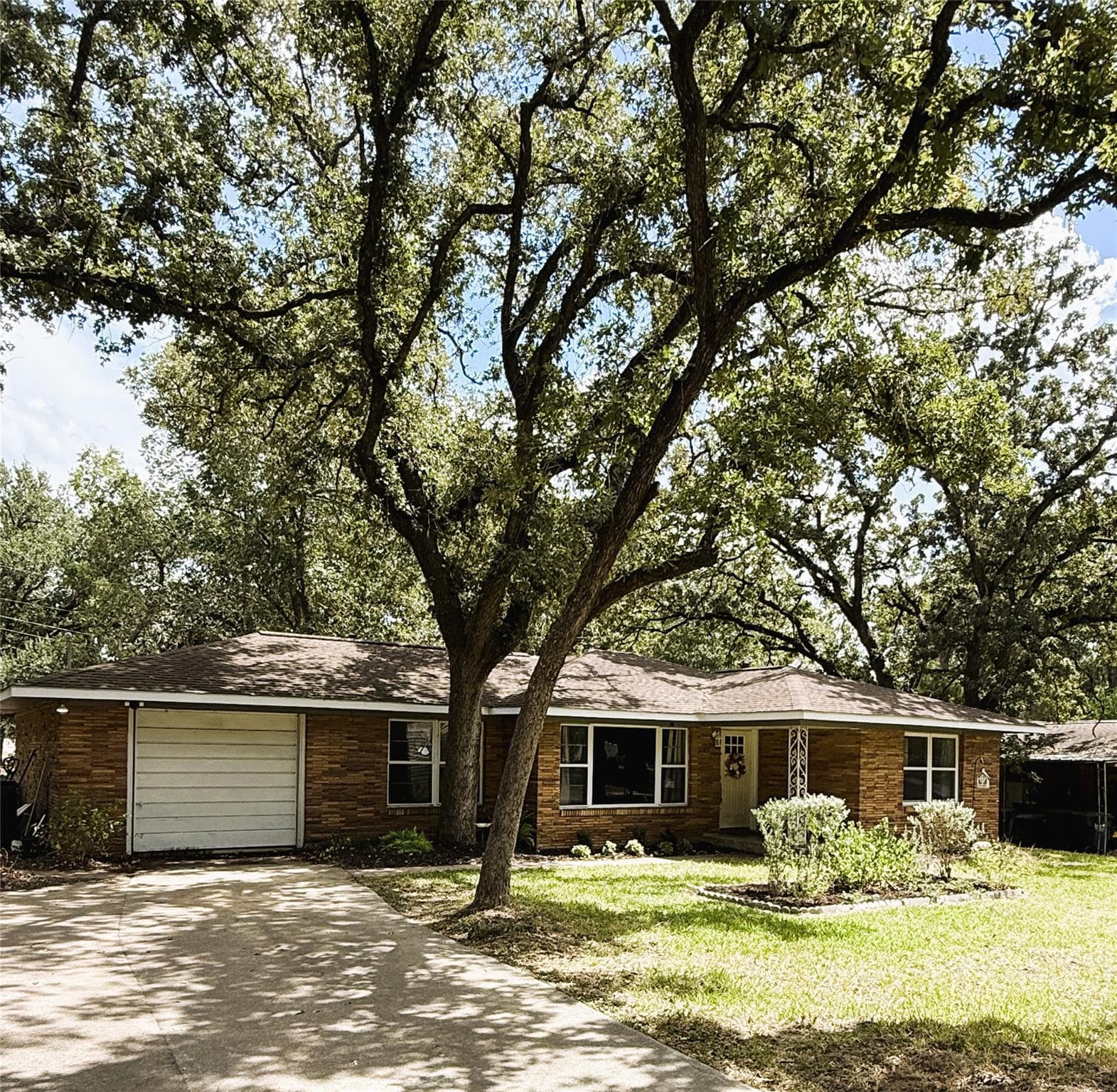 2105  Vogel Ave