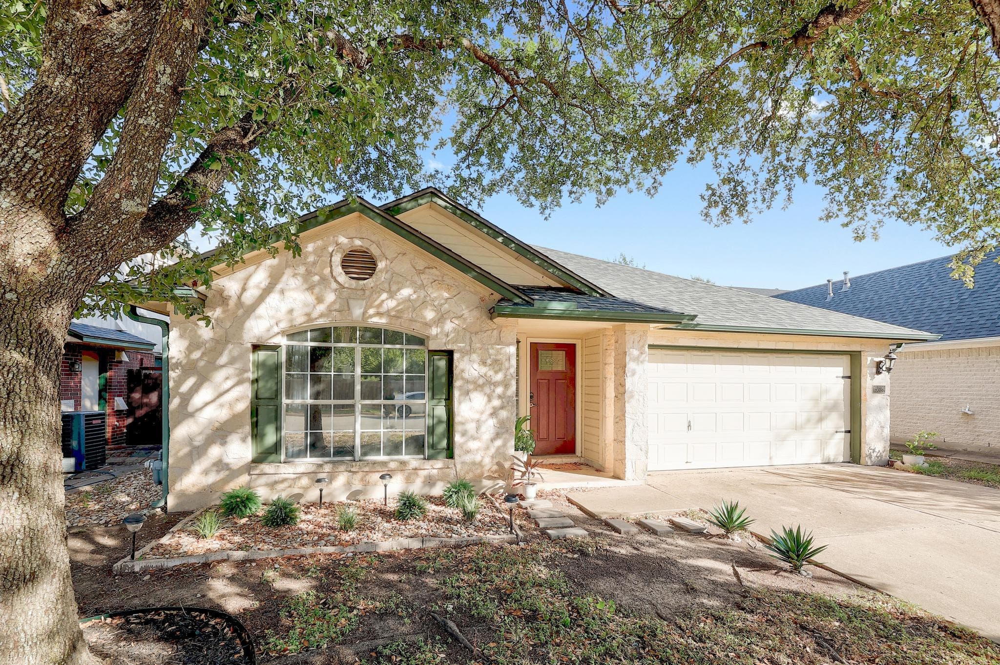 15629  Ecorio Dr