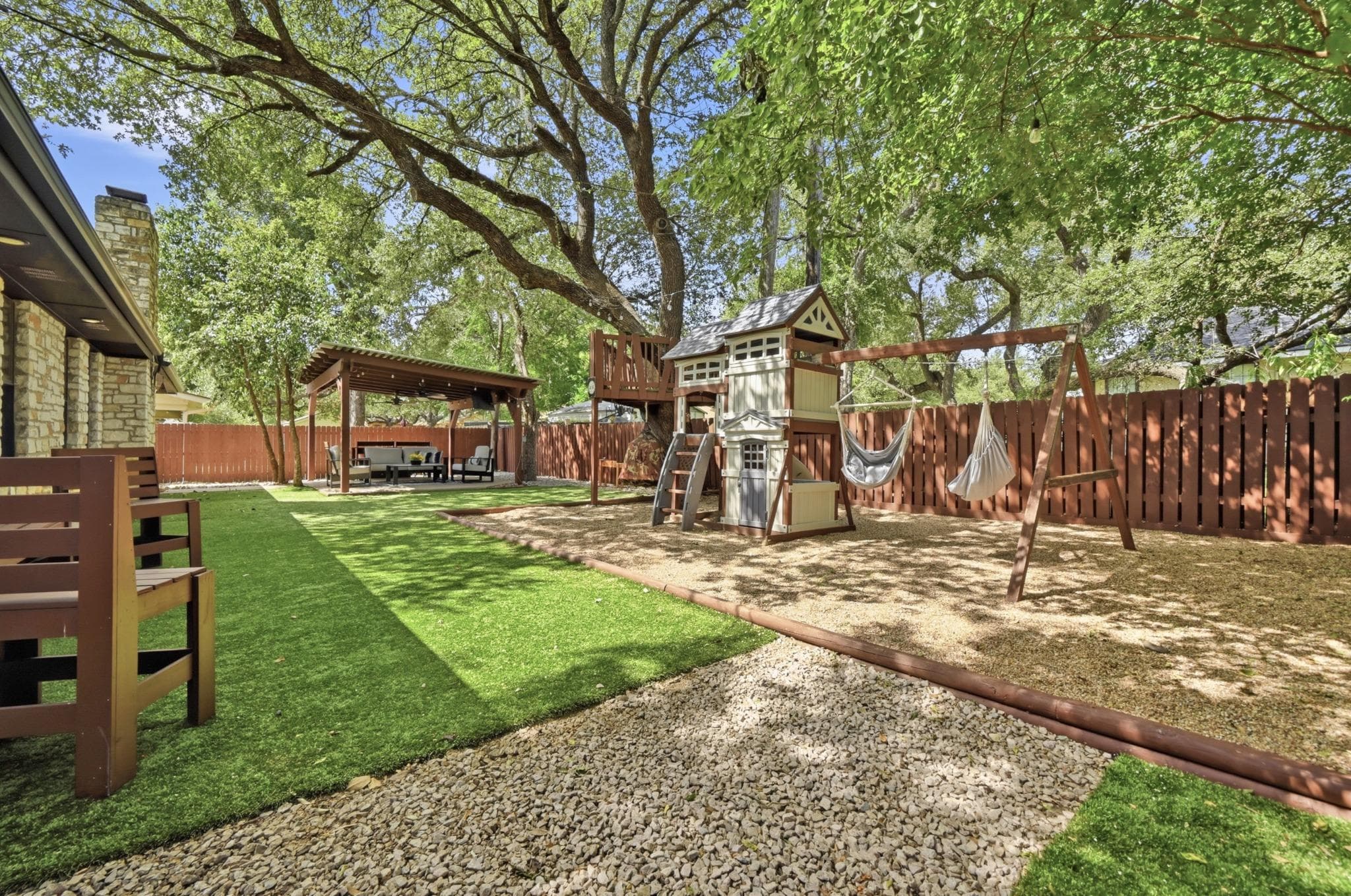 303  Pin Oak Dr