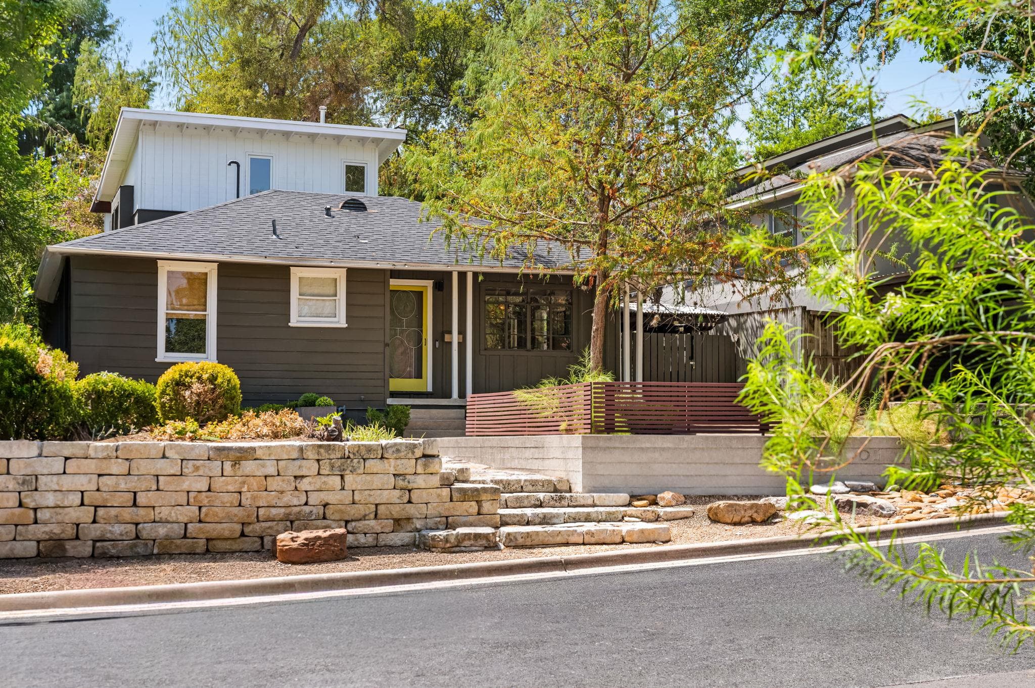 1001  Daniel Dr