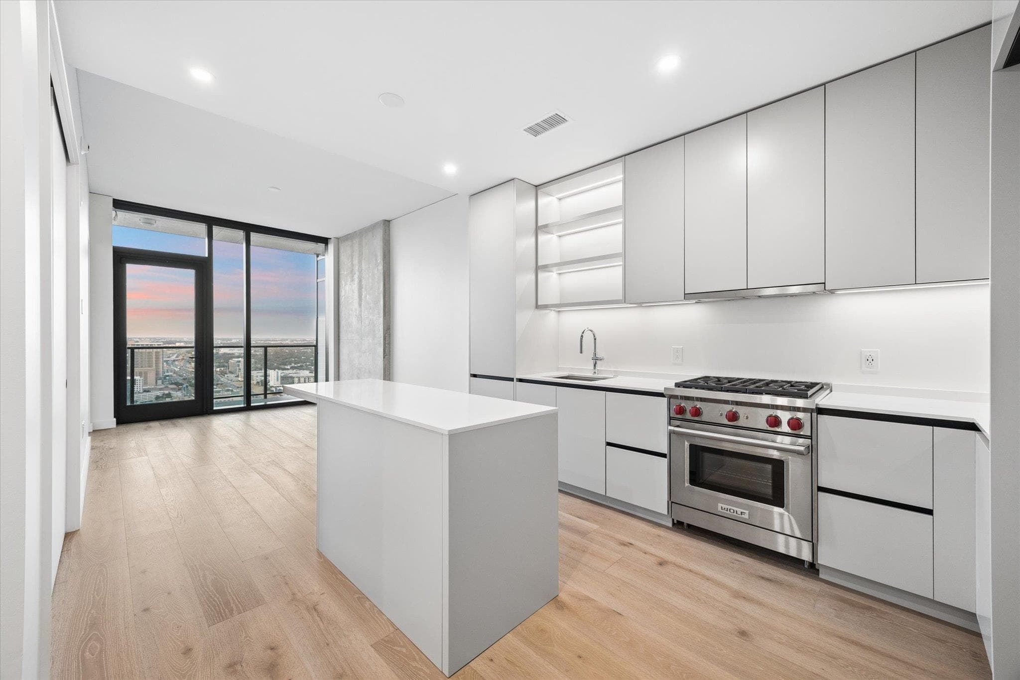 610  Davis St  #3806