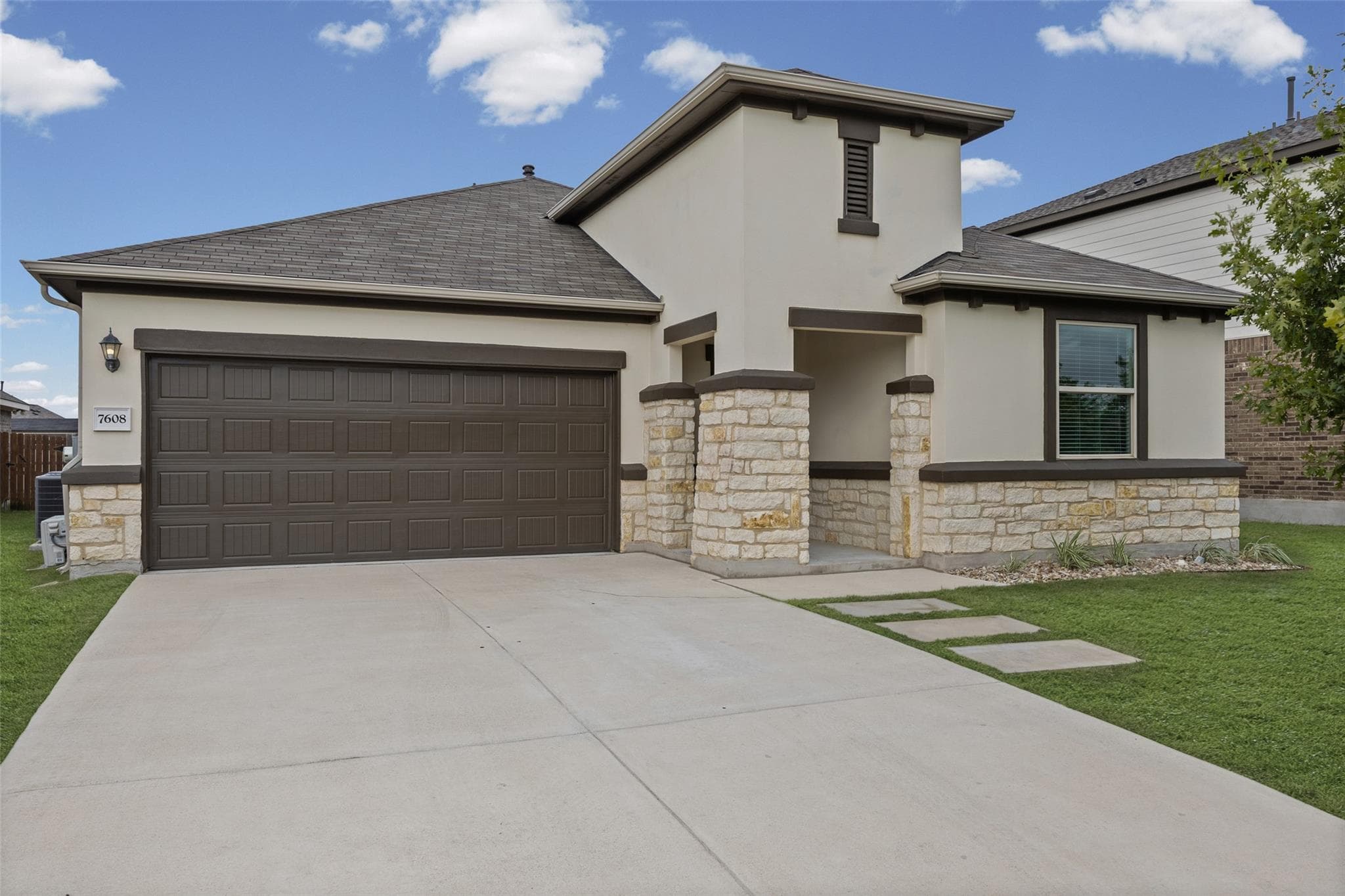 7608  Lombardy Loop