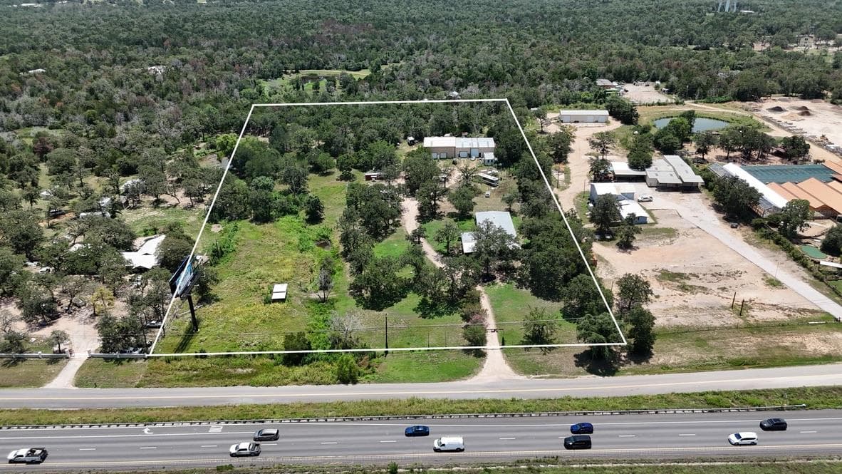 1045 W SH 71 Hwy