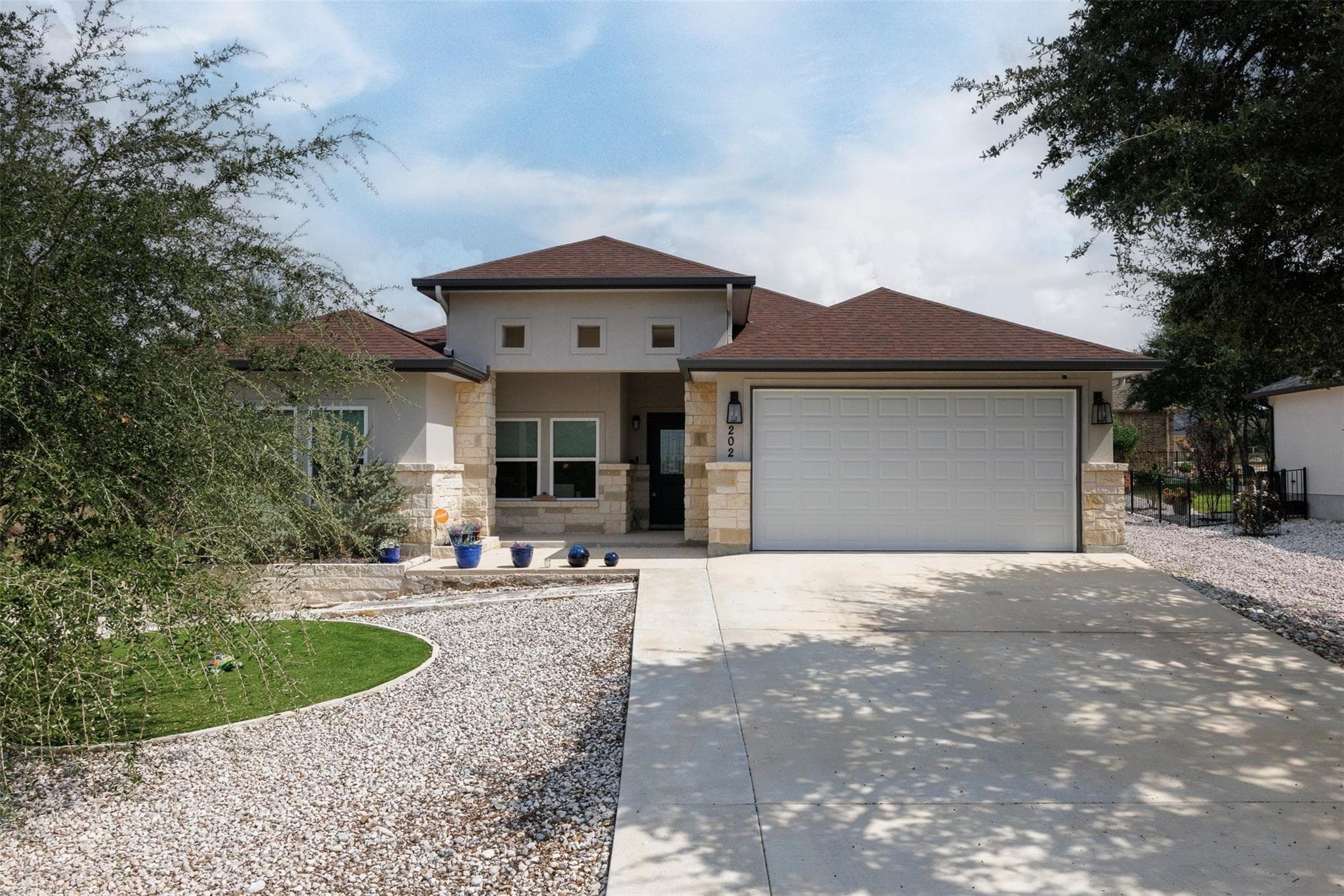 202  ROY NICHOLS DR None