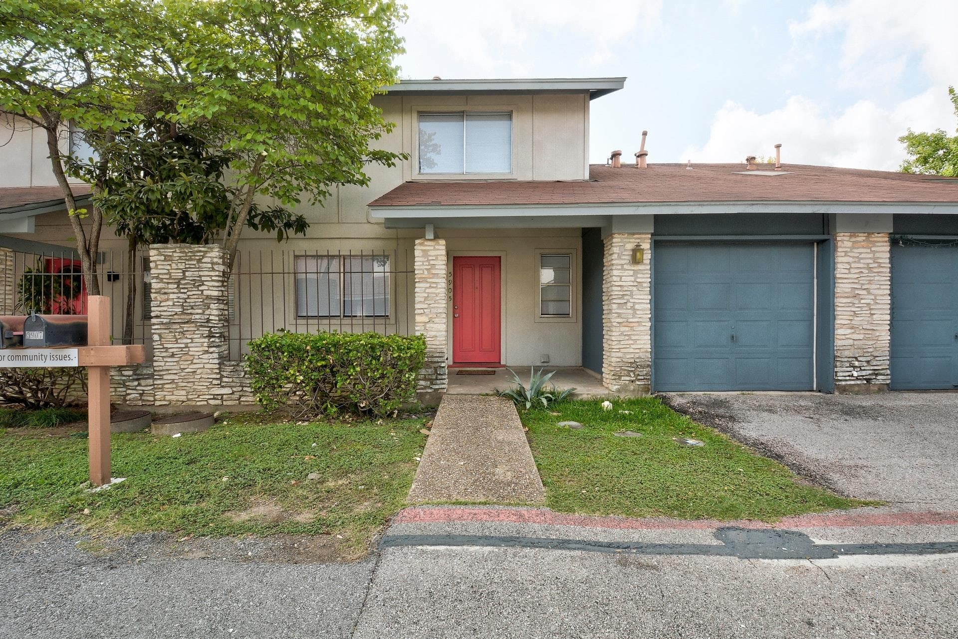 5905 Hidden Valley Trl