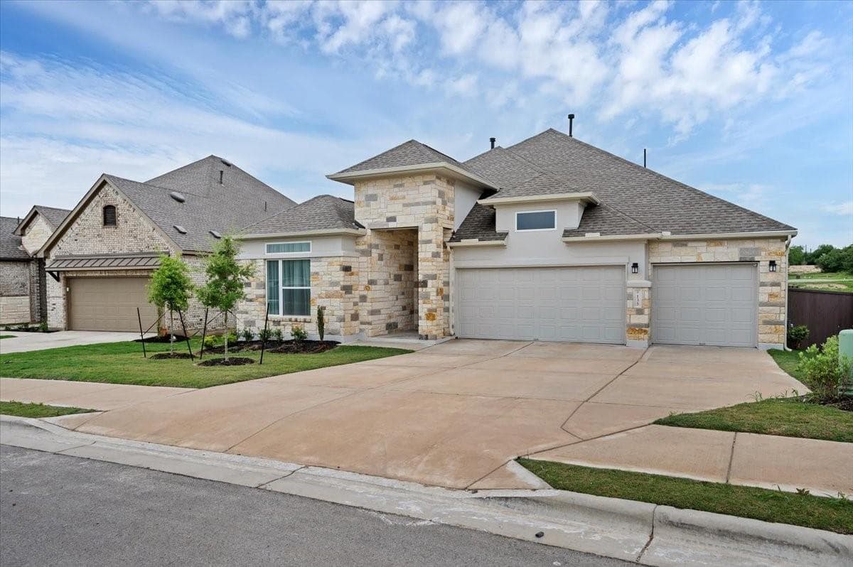 135  Independence Dr