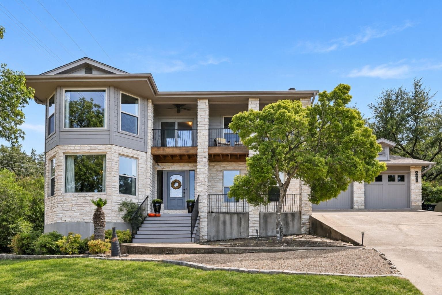 6009  Diamond Head Dr