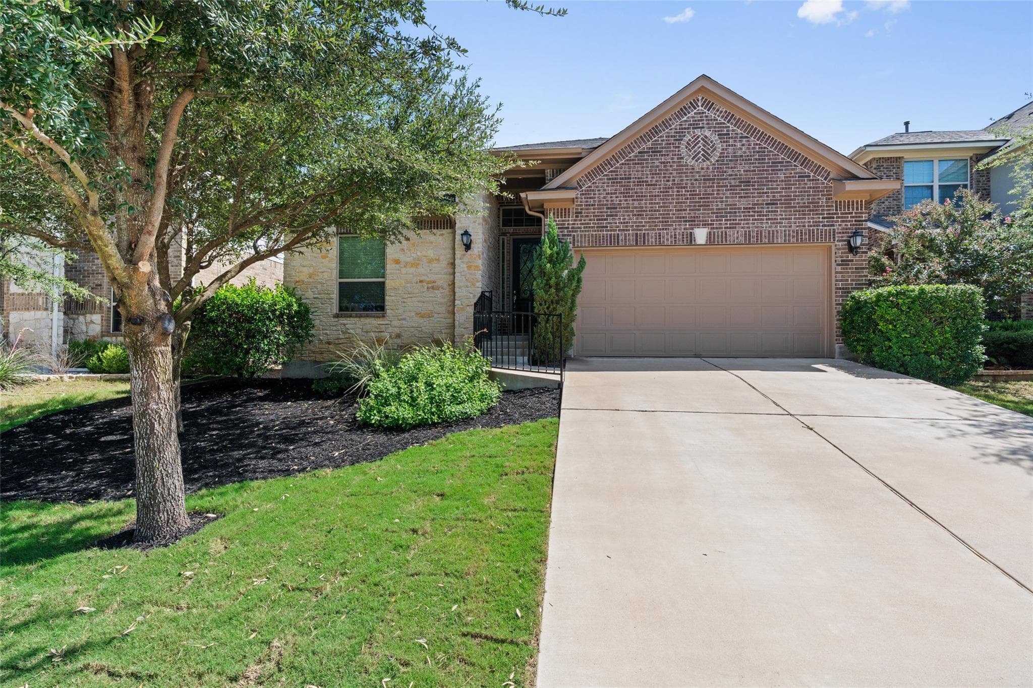 2840  Coral Valley Dr