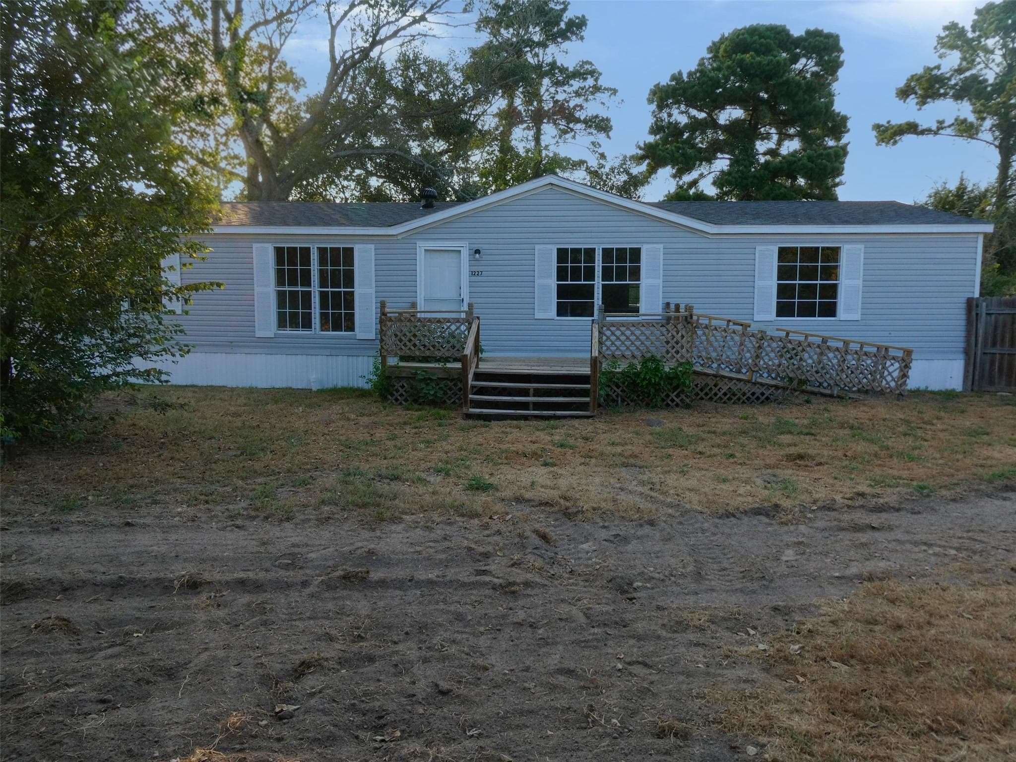 1227  HIGHWAY 71 None W