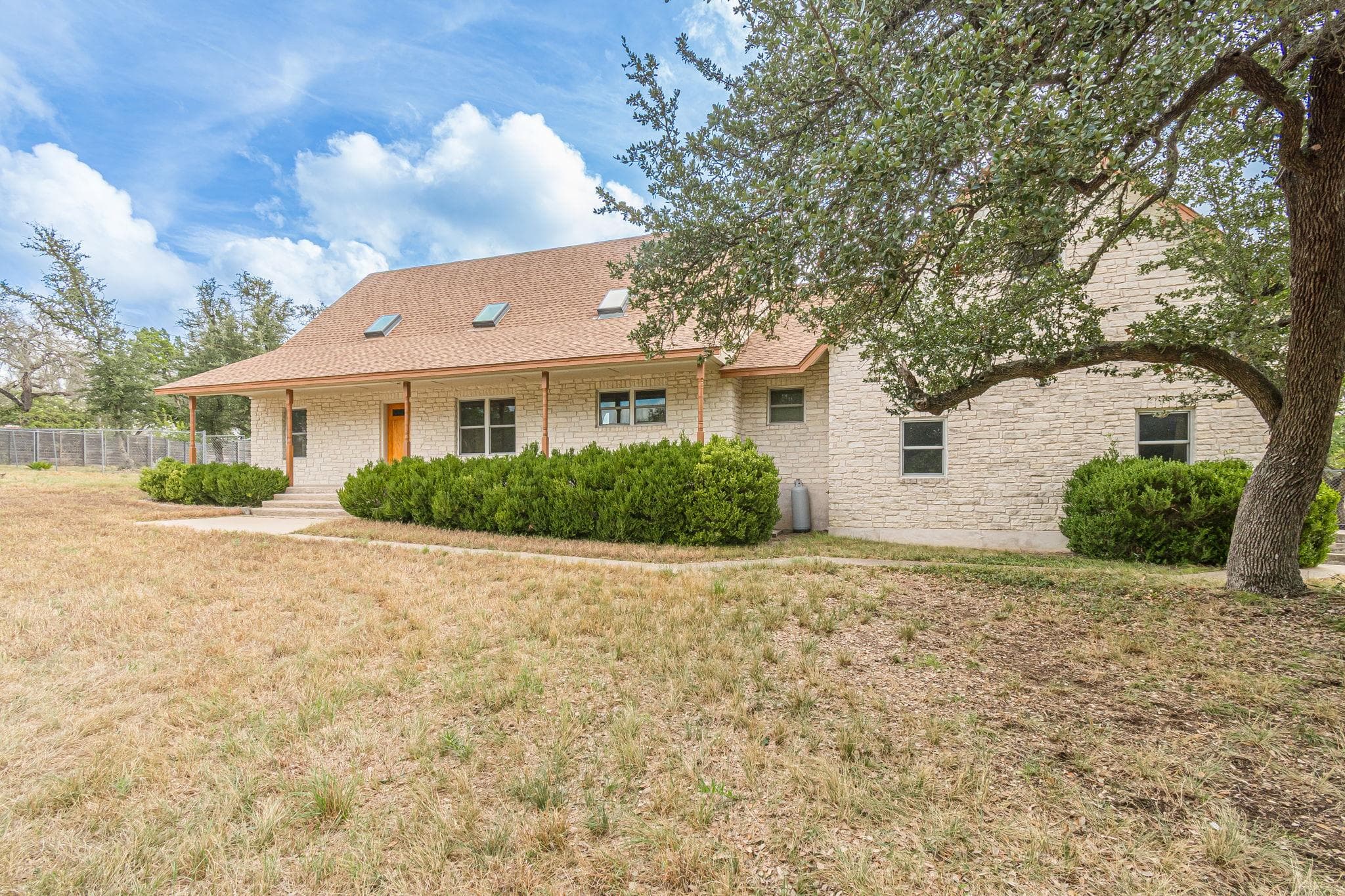 15  Tall Oaks Trl