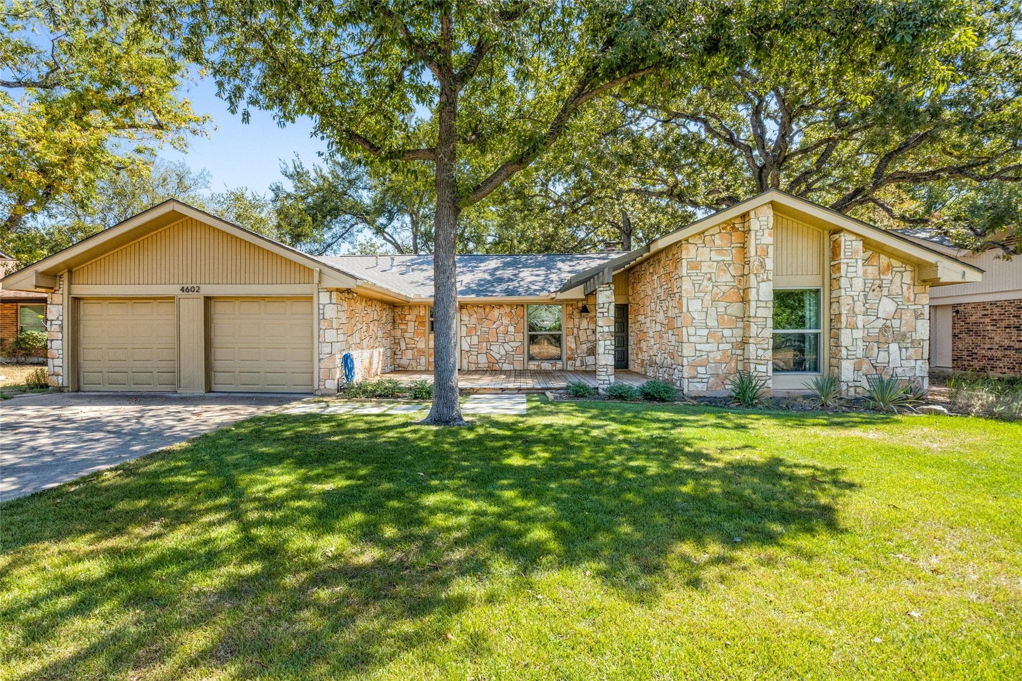 4602 Trail Crest Cir