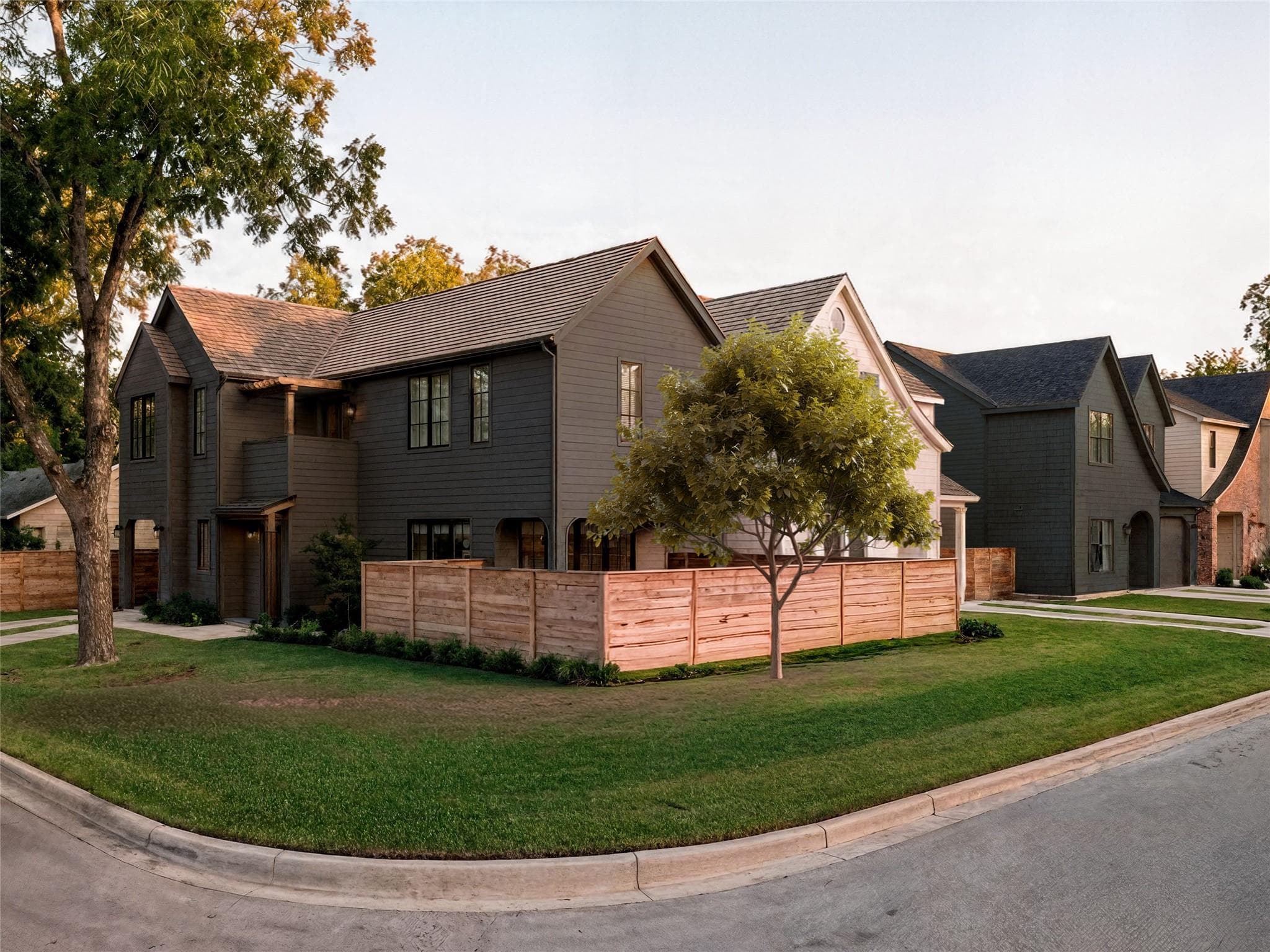 901  Shady Ln