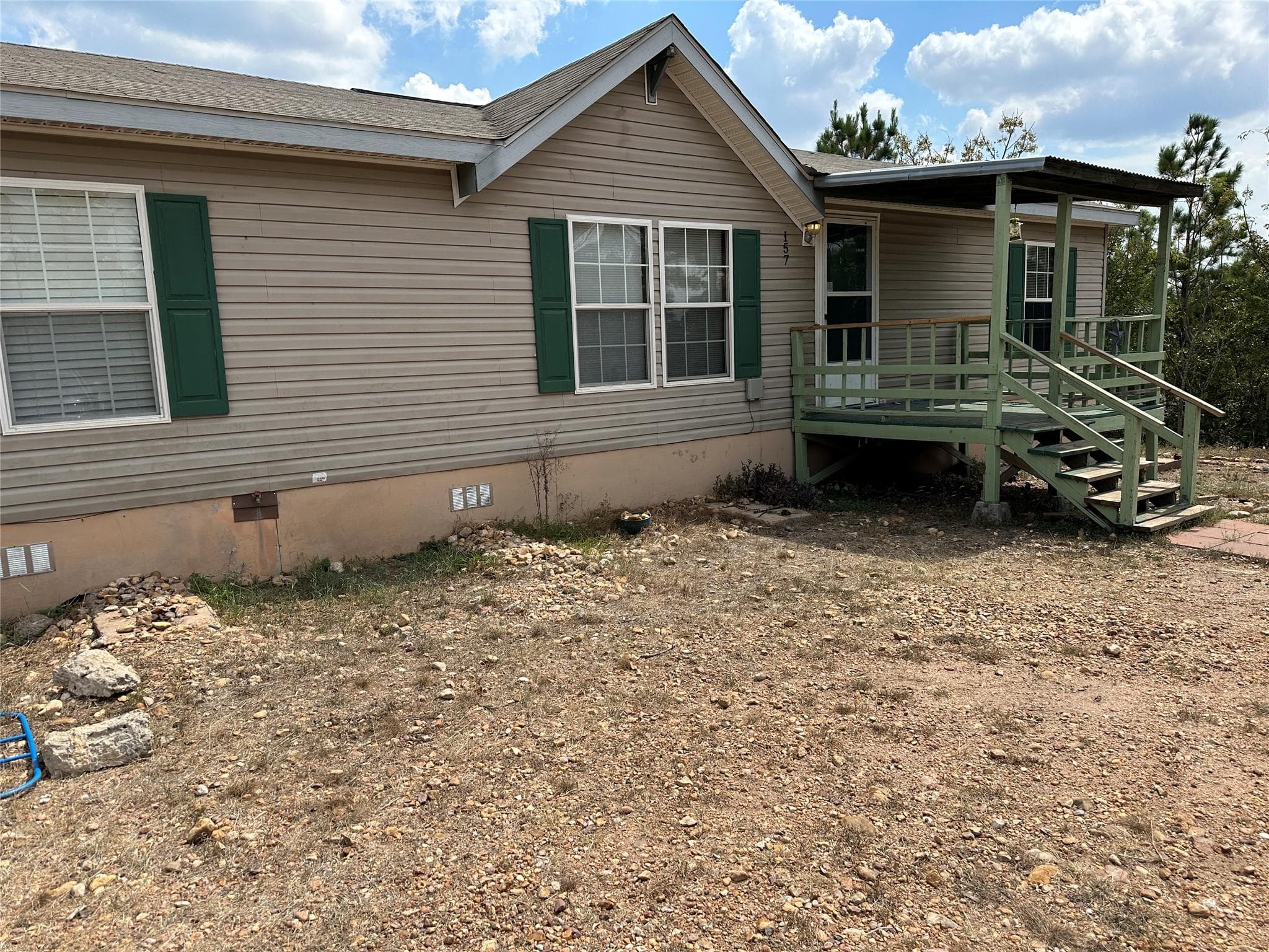 157  Lakeside Dr