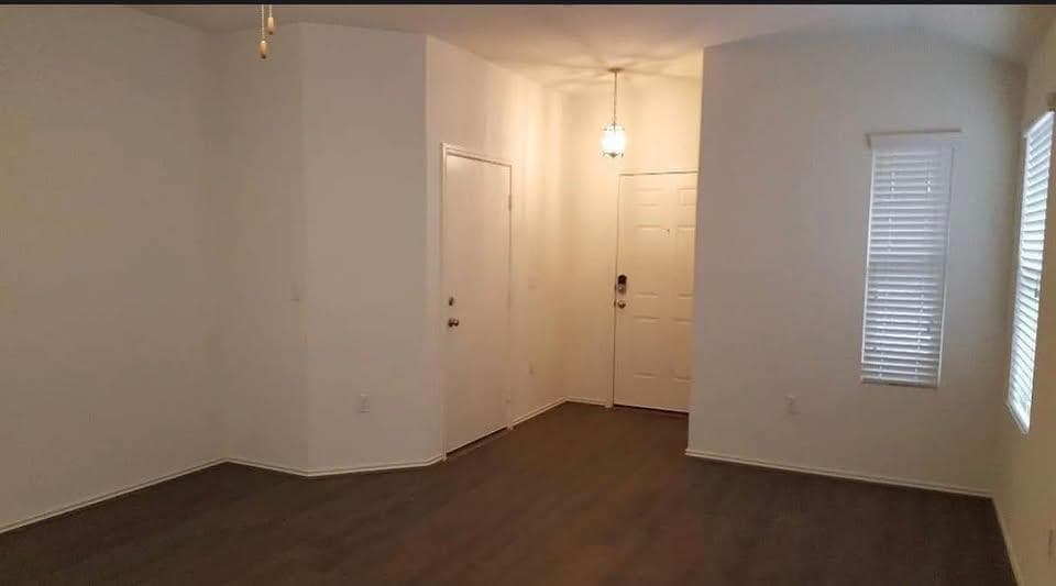 7200  Dungarees Way