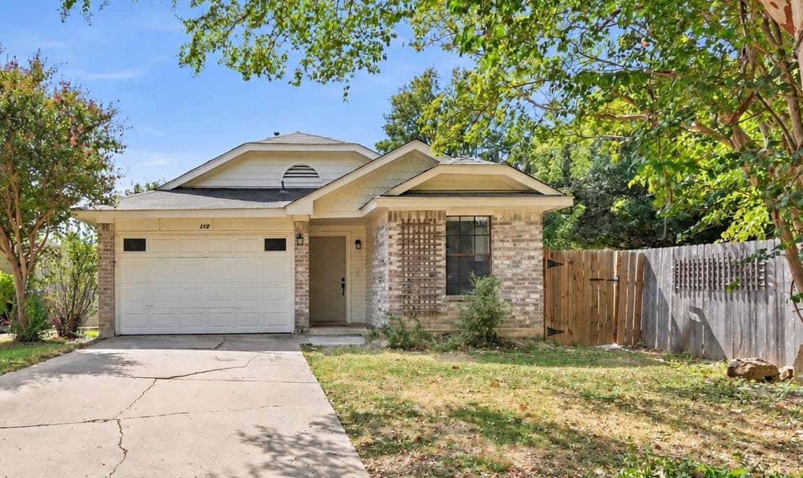 1124  Greenbriar Loop