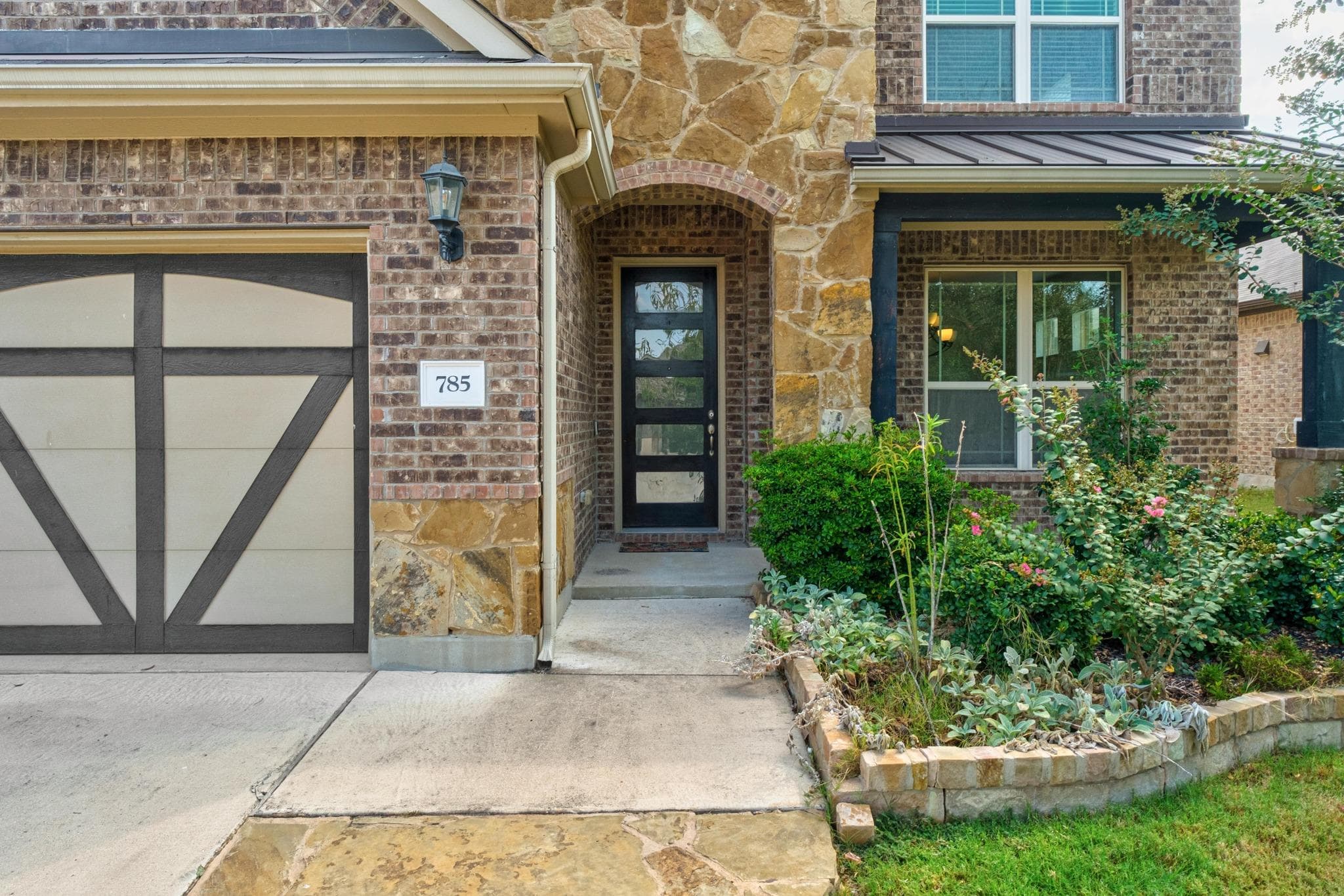 785  Vista Garden Dr