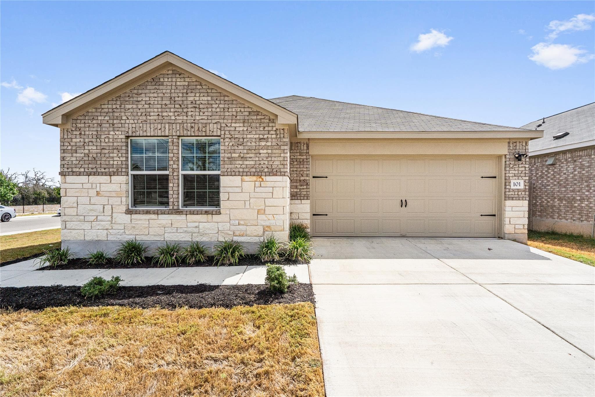 101  Sunrise Oak Cv