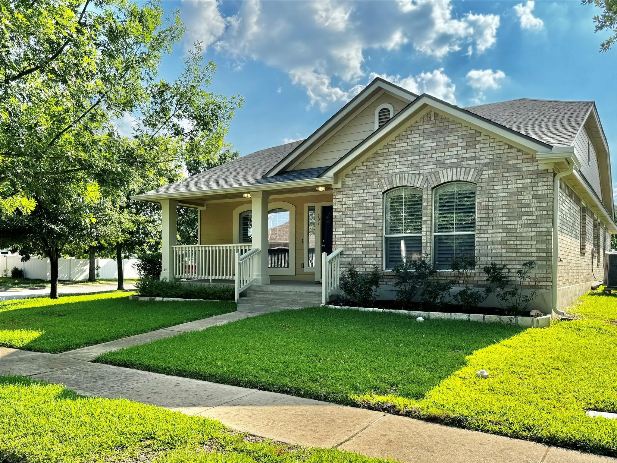 1609  Colorado Bend Dr