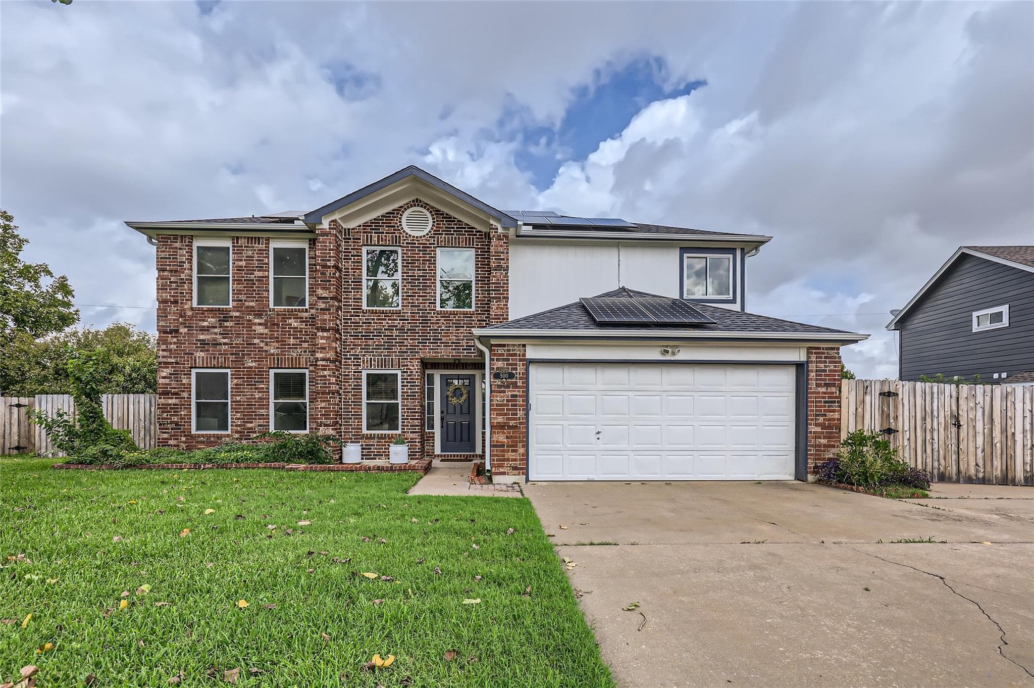 500  Hawthorne Ln