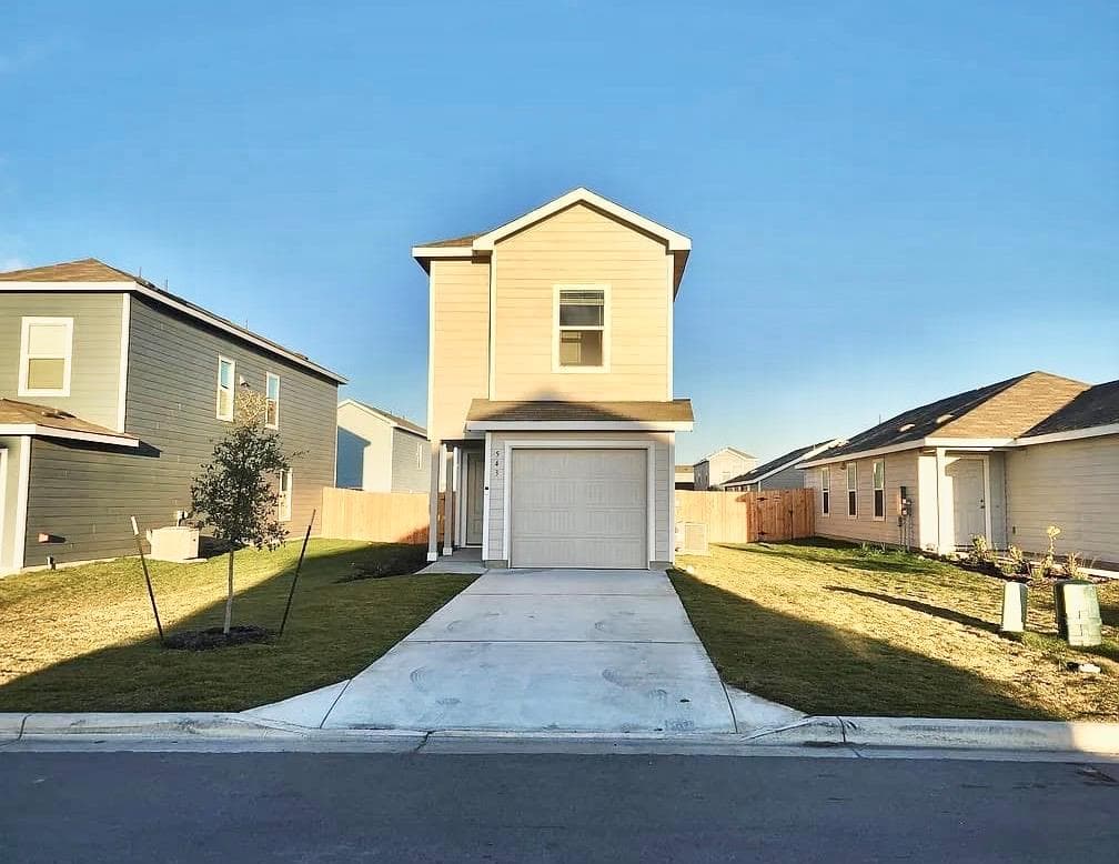 543  Commander Abbott Dr