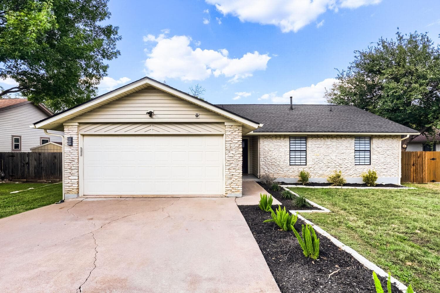 3606  Monument Dr