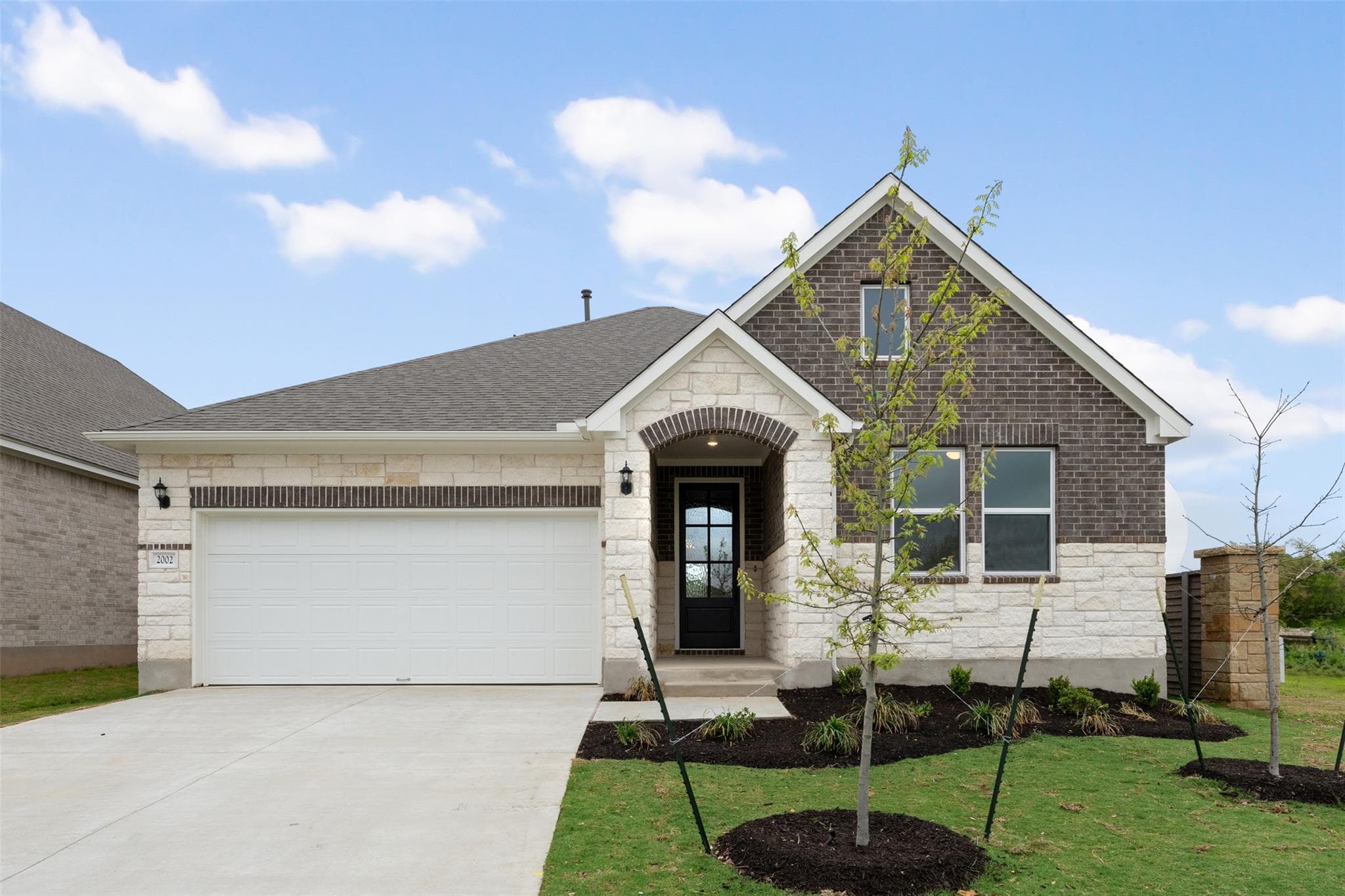 553  Redding Way