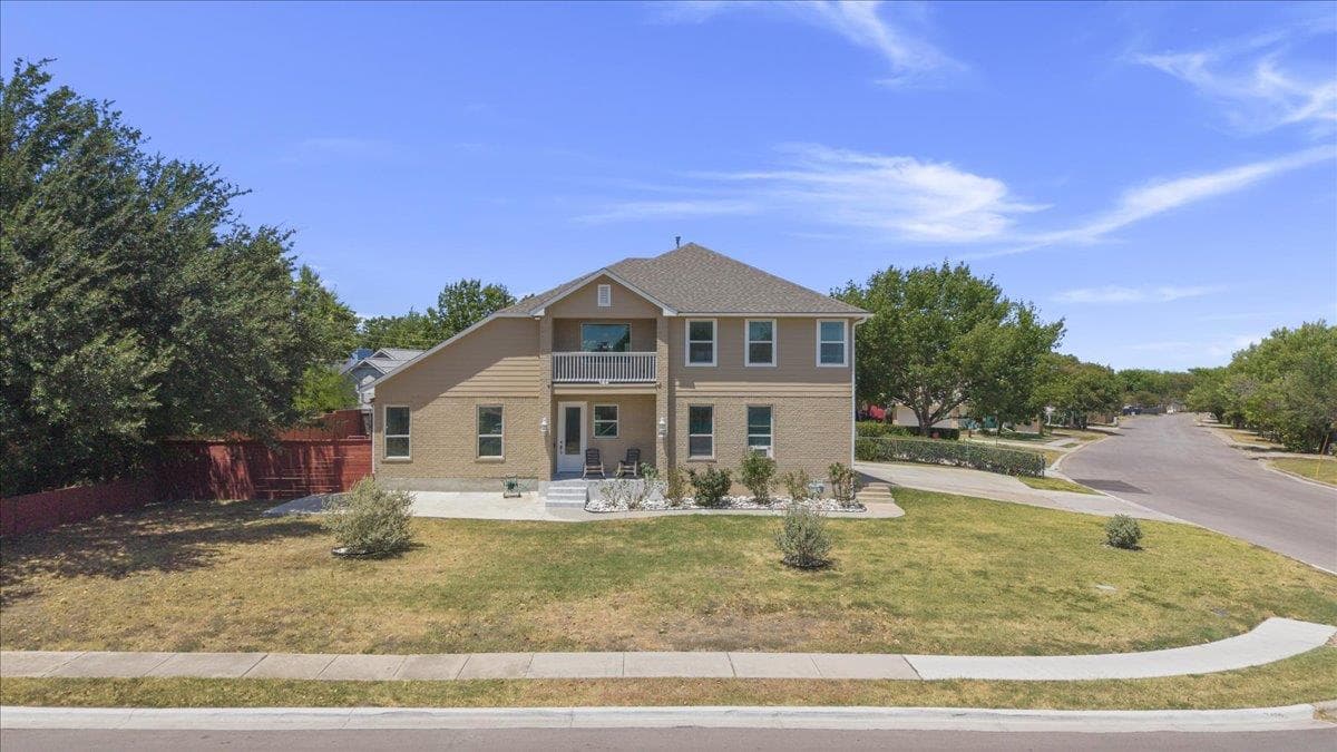 1106  Greenlawn Blvd