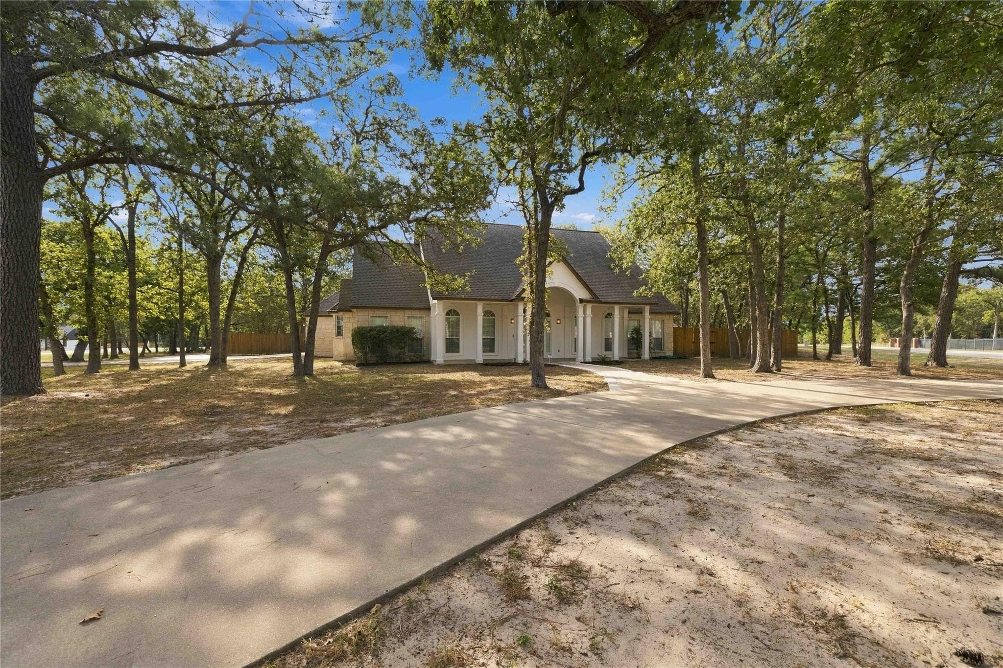 105  Pine Point Cv