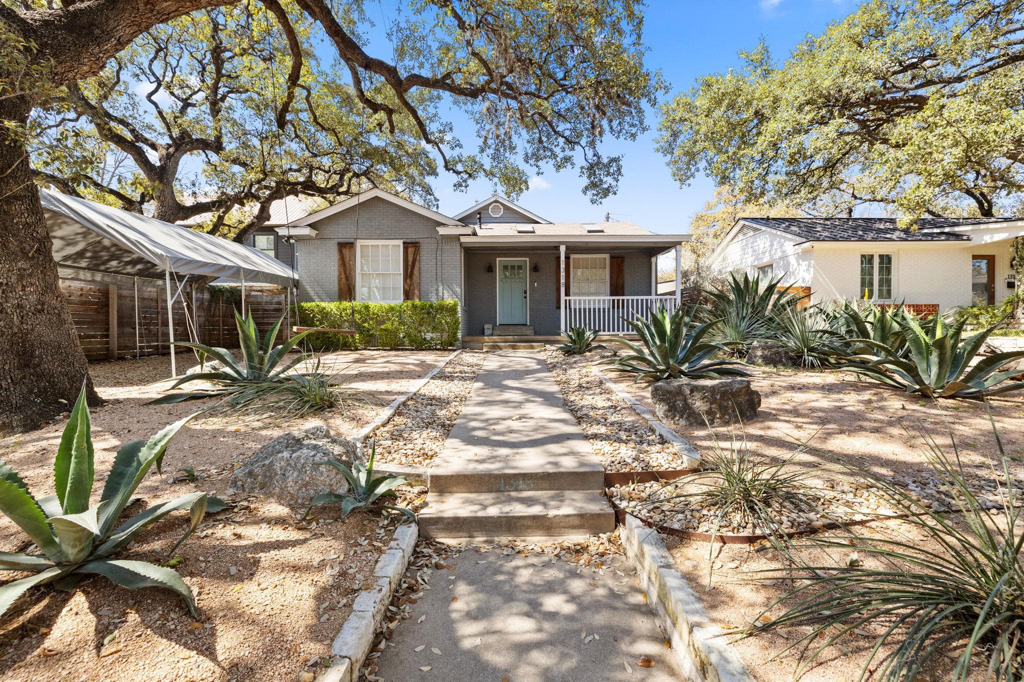 1318  Bonham Ter