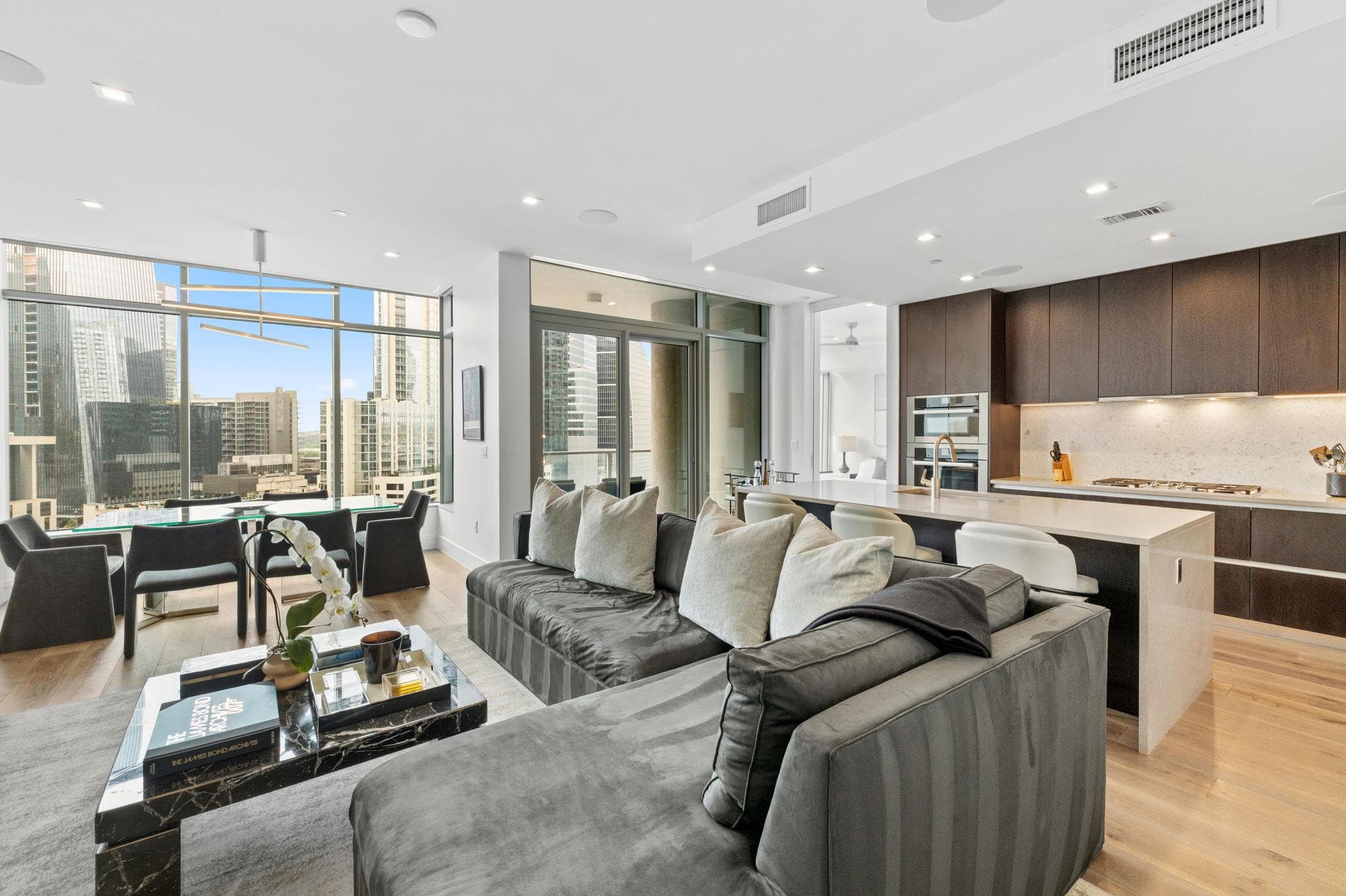 501  West Ave  #1405