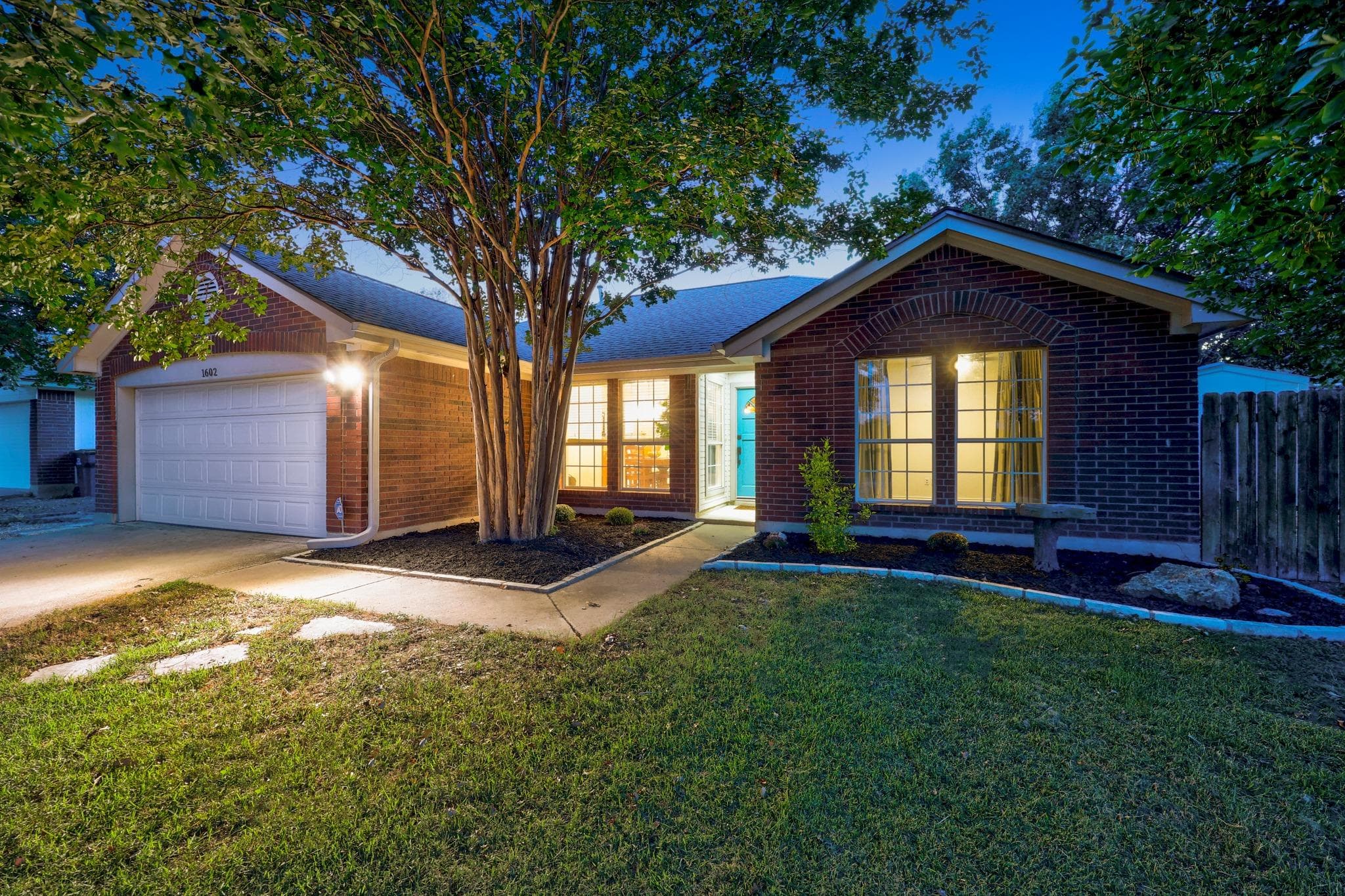 1602  Southwestern Blvd