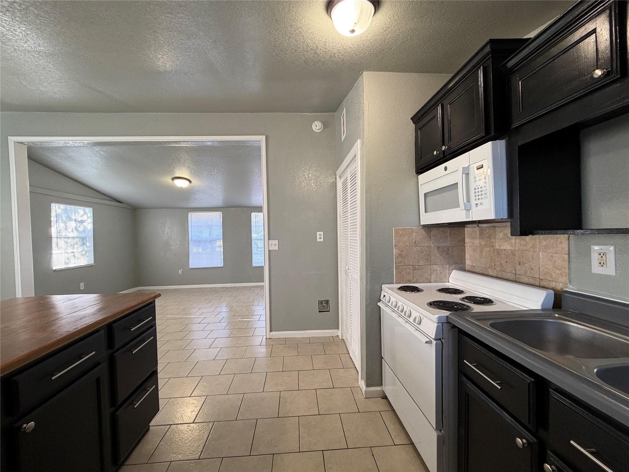 804  Evergreen Dr