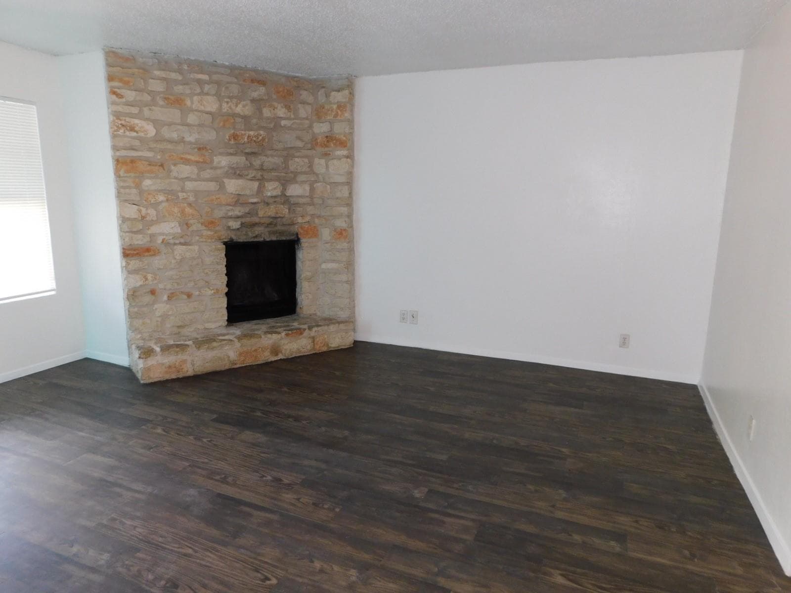 2301  Cedrick Cv  #D