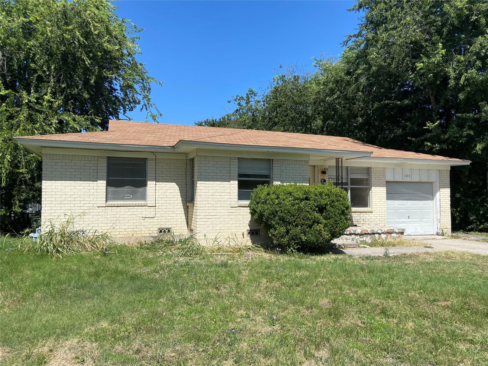 1303  Connell Dr
