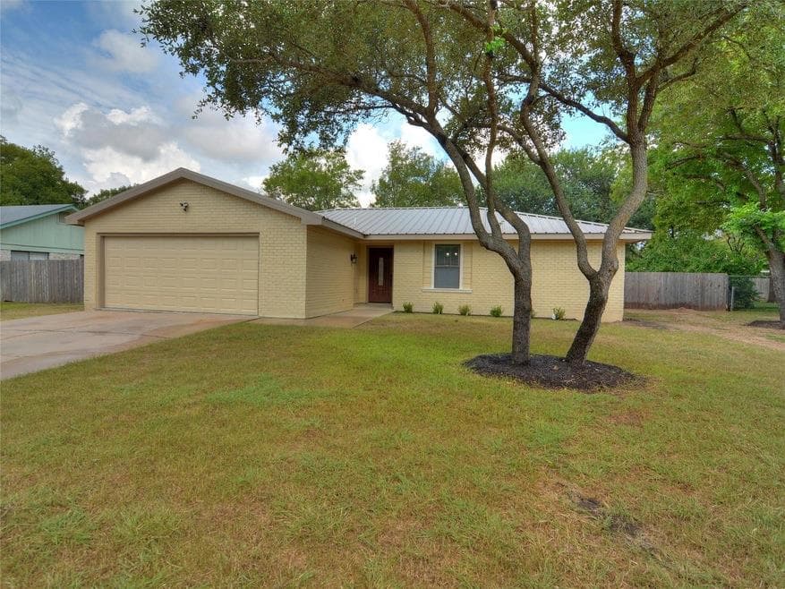 1004  Green Meadow Dr